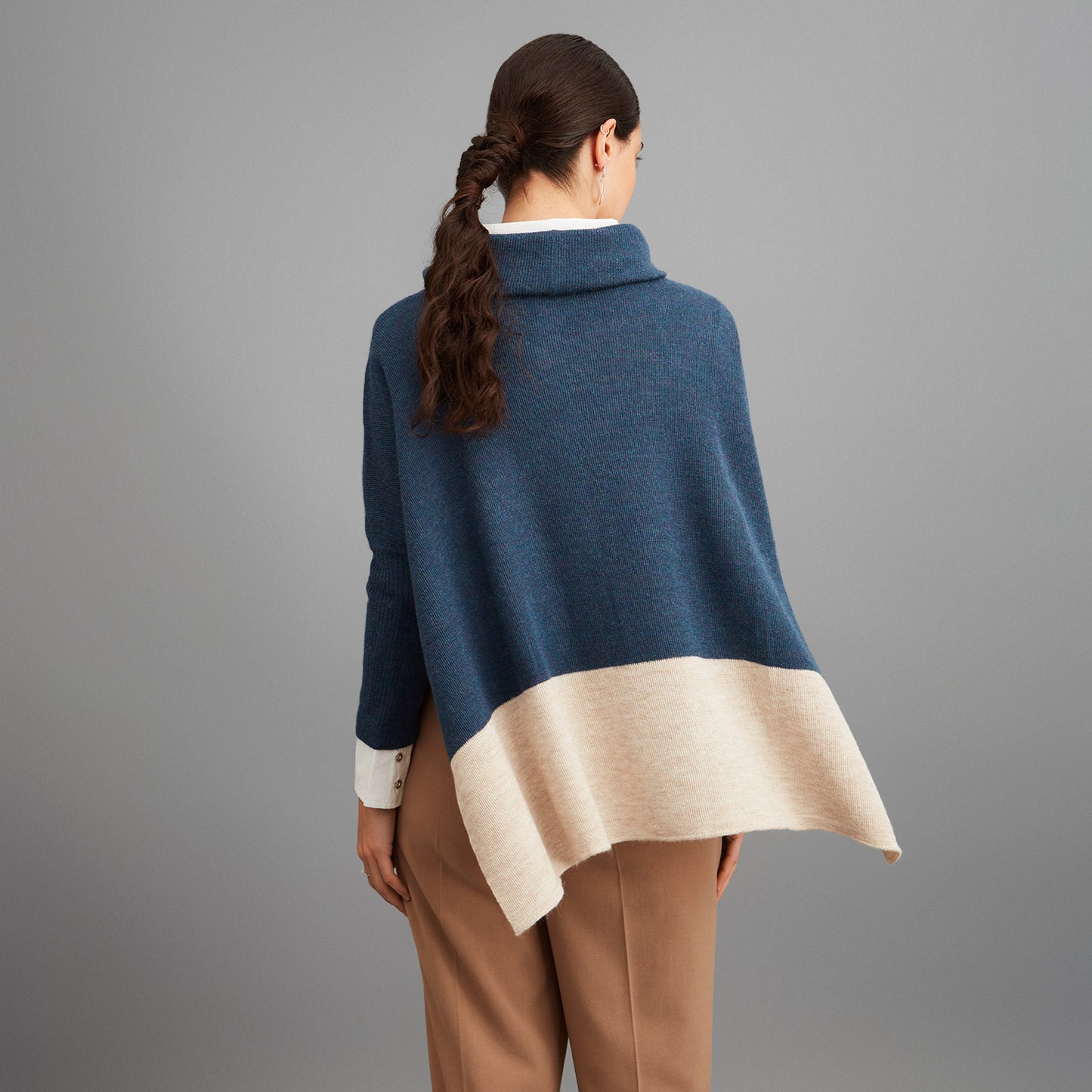 Poncho de Alpaca Cuello Alto