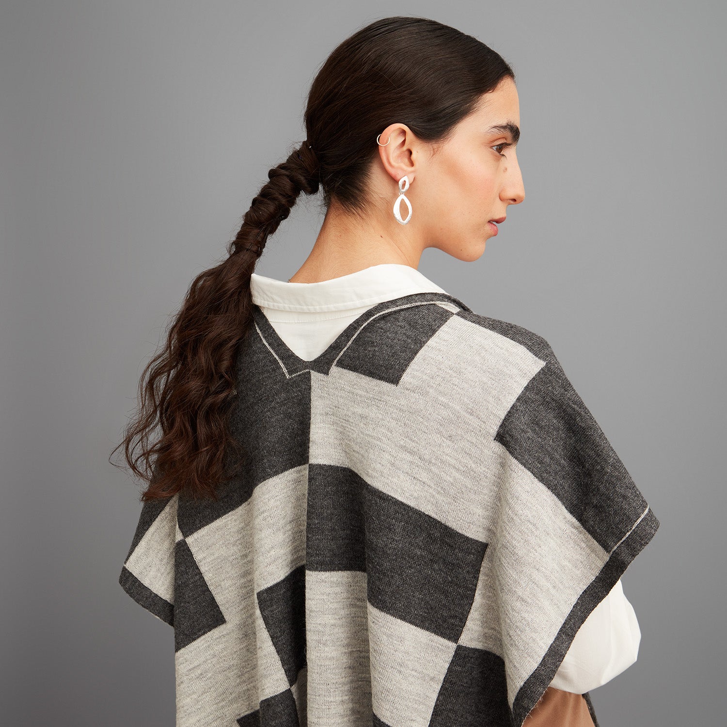 Ruana Gris Alpaca Diseño - Lorenzo di Pontti