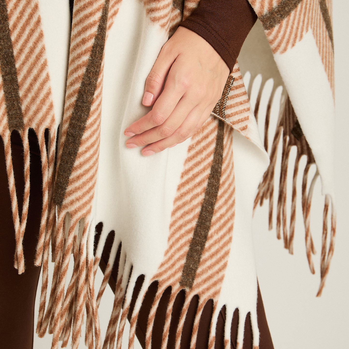 Poncho Beige No Aplica Elasticidad Media Sin Forro Calce Normal Tela Tejido