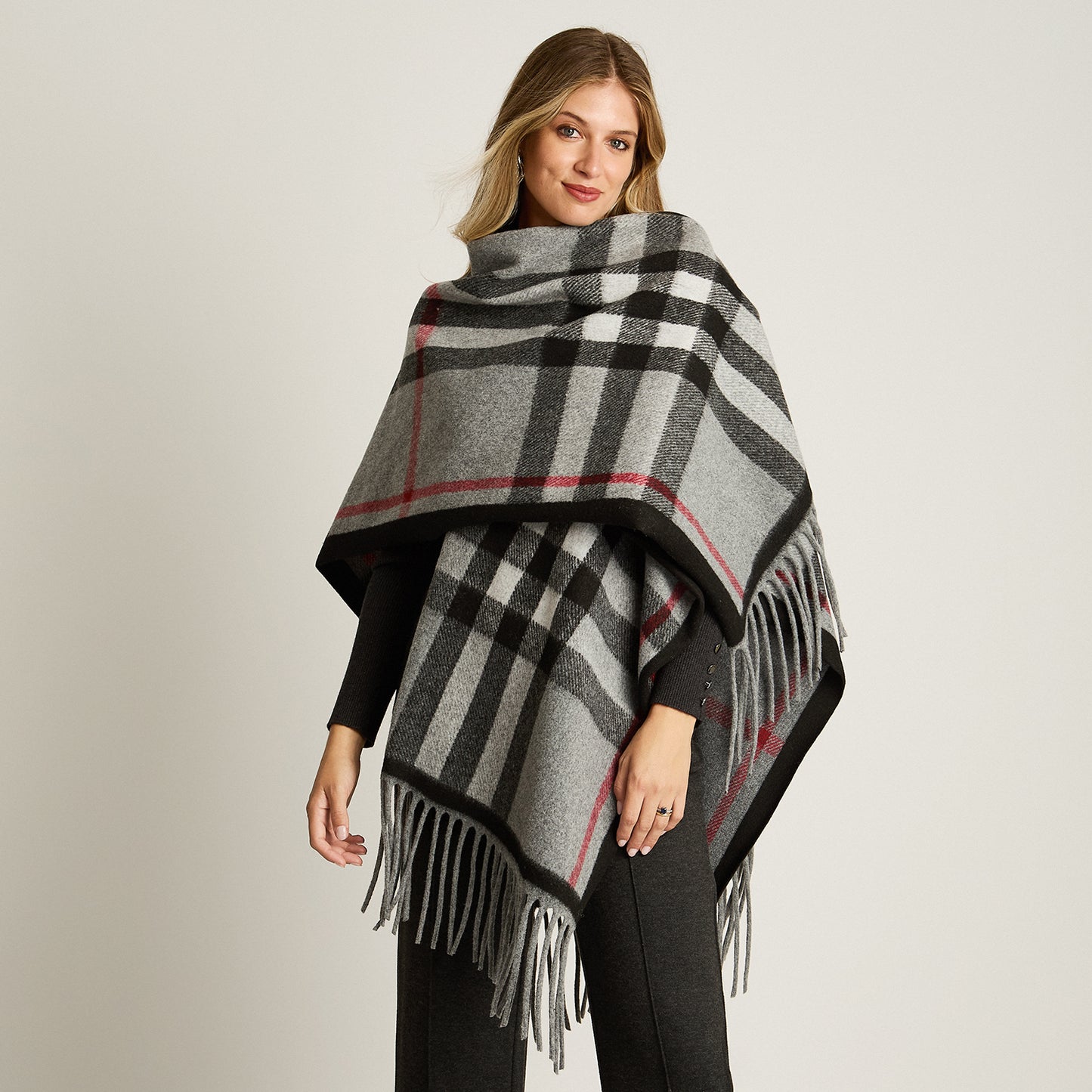 Poncho Gris No Aplica Elasticidad Media Sin Forro Calce Normal Tela Tejido
