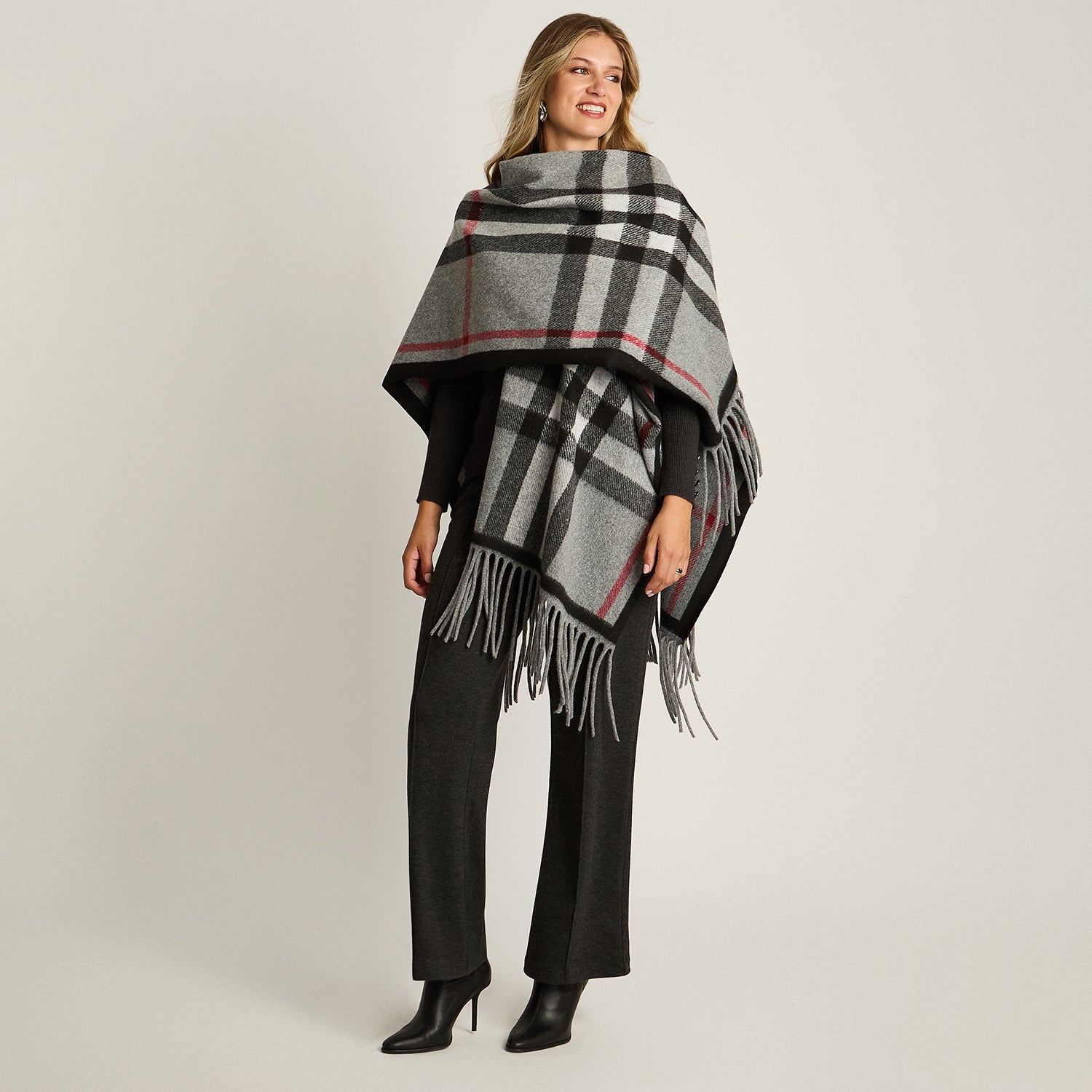 Poncho Gris No Aplica Elasticidad Media Sin Forro Calce Normal Tela Tejido