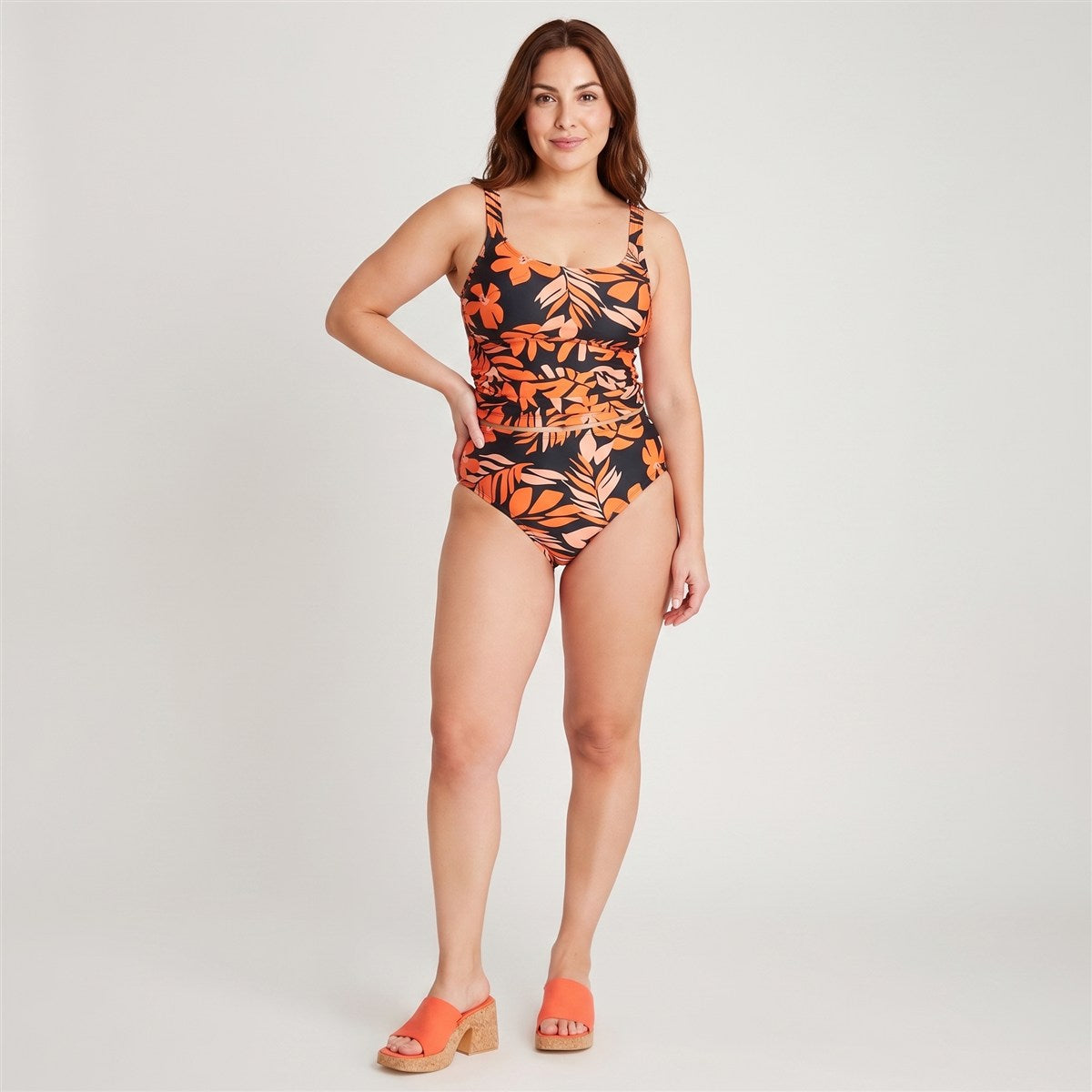 Parte De Abajo Tankini Tiro Alto Naranjo en modelo plus size