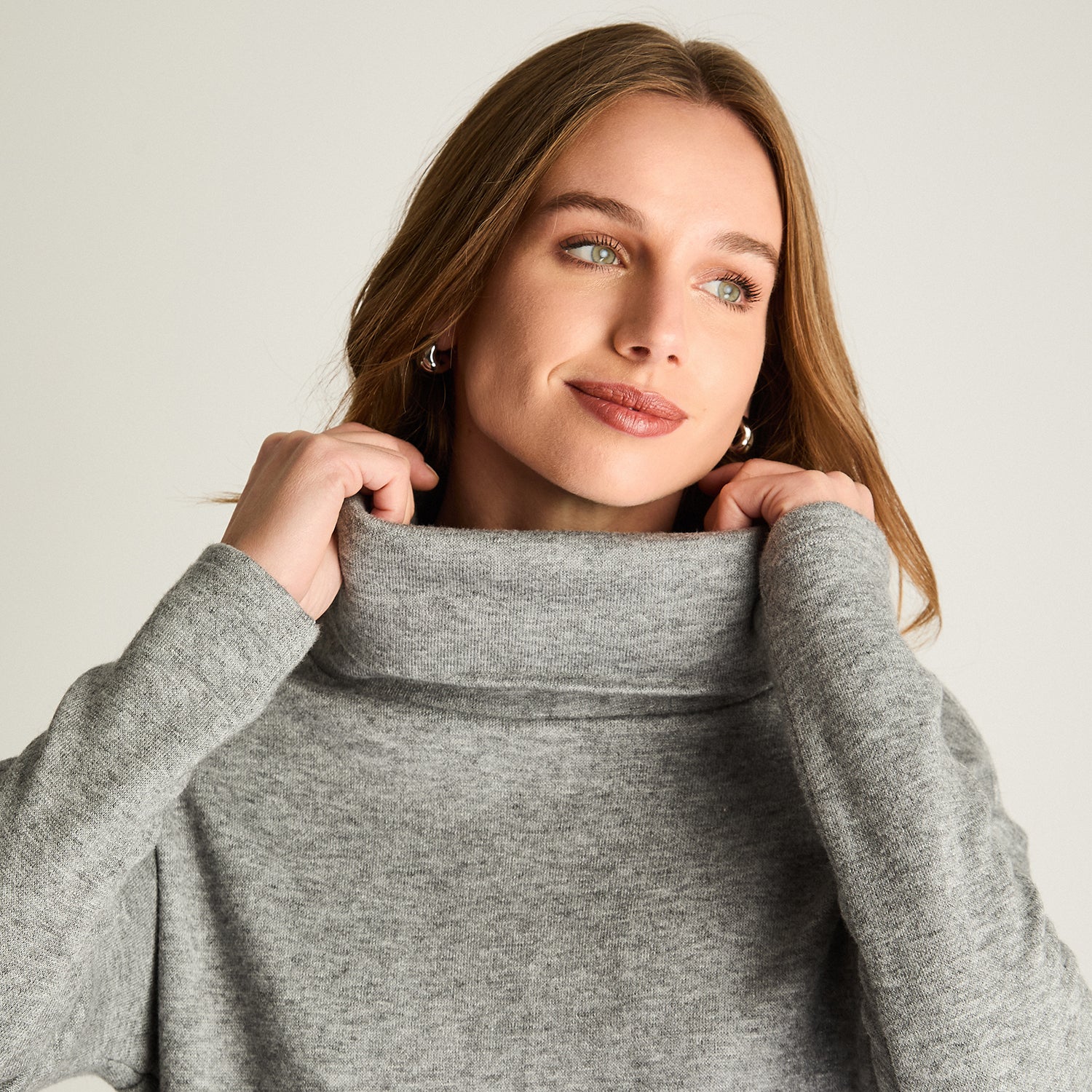 Polera Lanilla Manga Larga Cuello Bote Gris