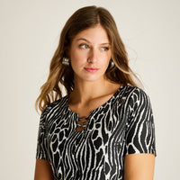 Vestido Corto Negro Estampado