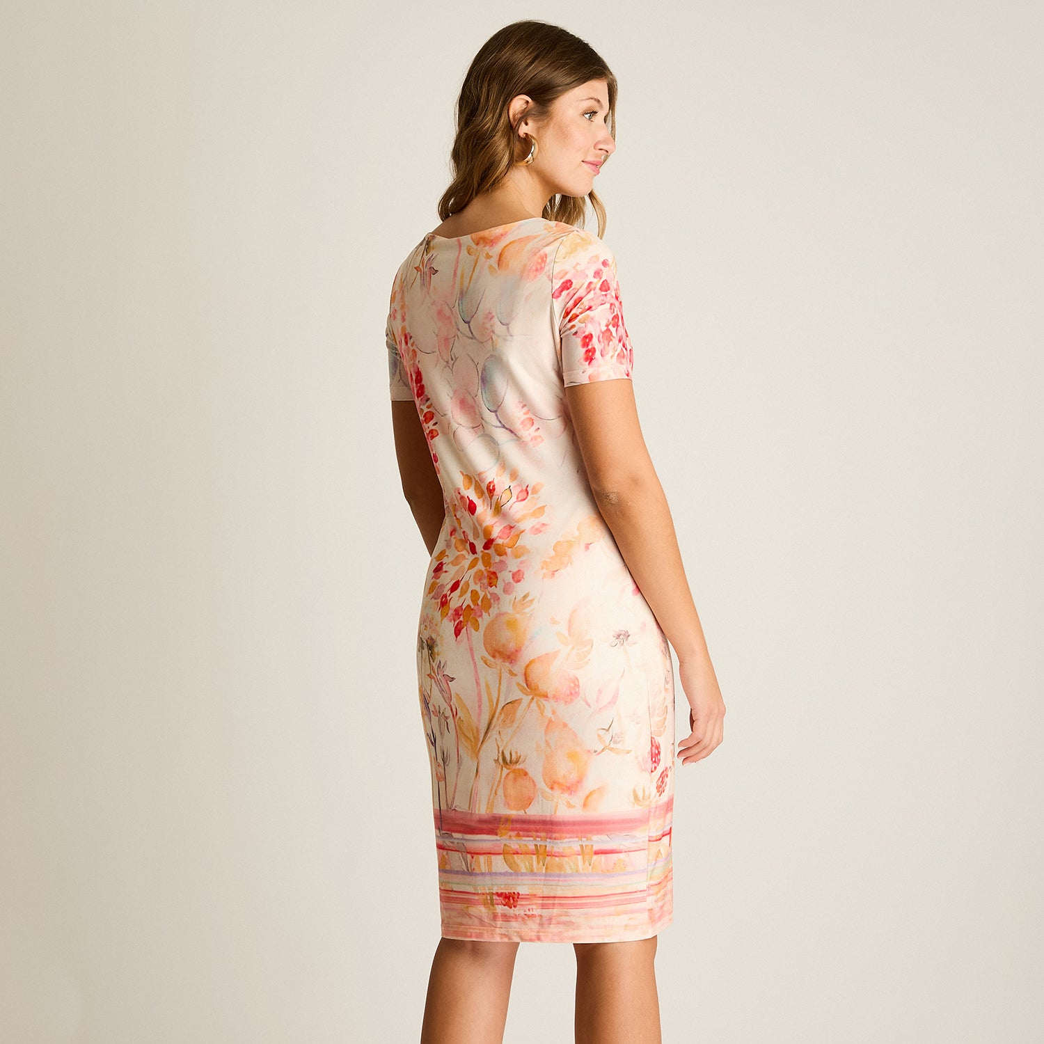 Vestido Corto Naranjo Floral