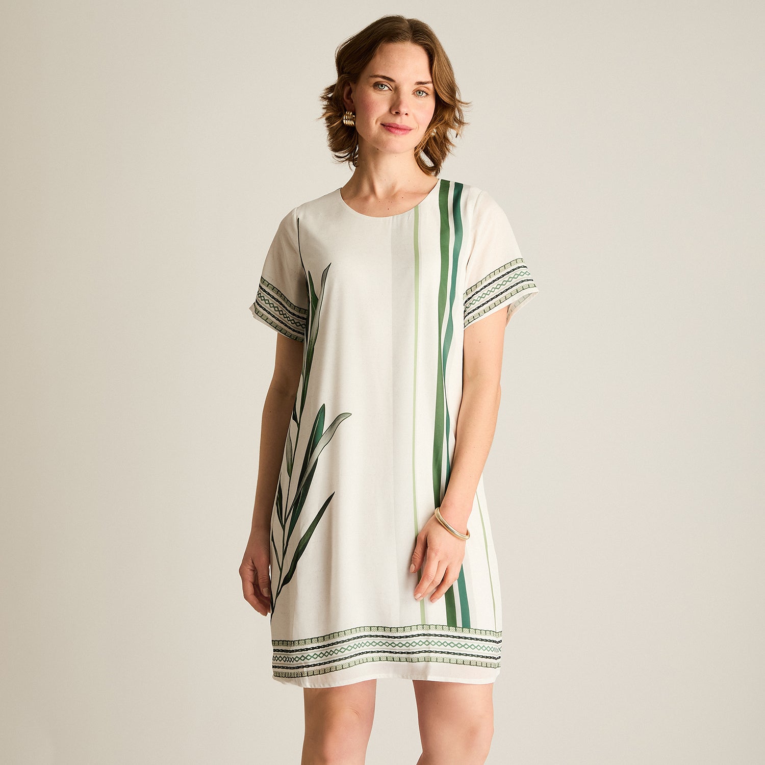 Vestido Corto Verde No Elasticado Con Forro Calce Holgado