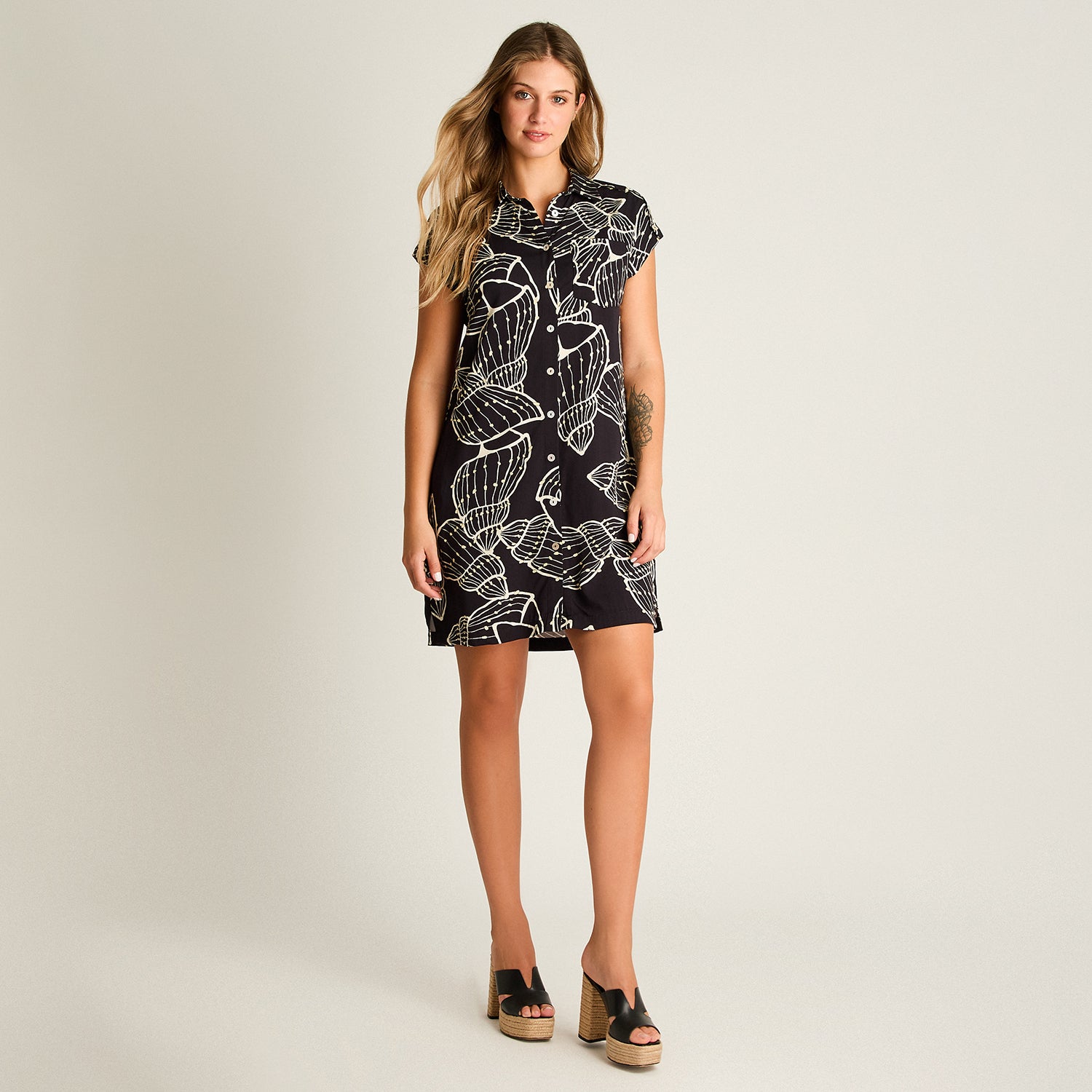 Vestido Corto Negro Elasticidad Media Sin Forro Calce