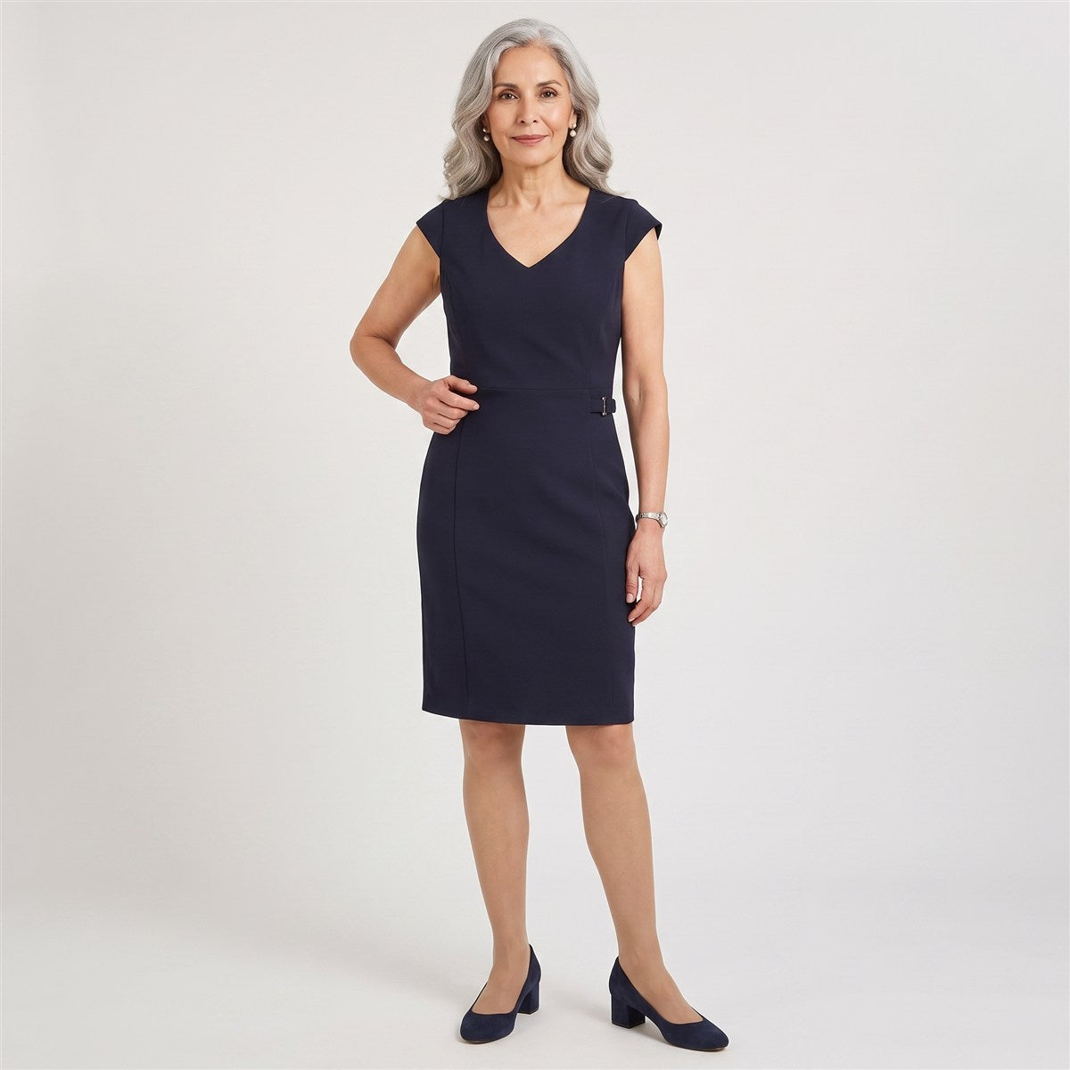 Vestido Midi Manga Corta Elasticado Azul en modelo adulta