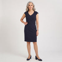 Vestido Midi Manga Corta Elasticado Azul en modelo adulta