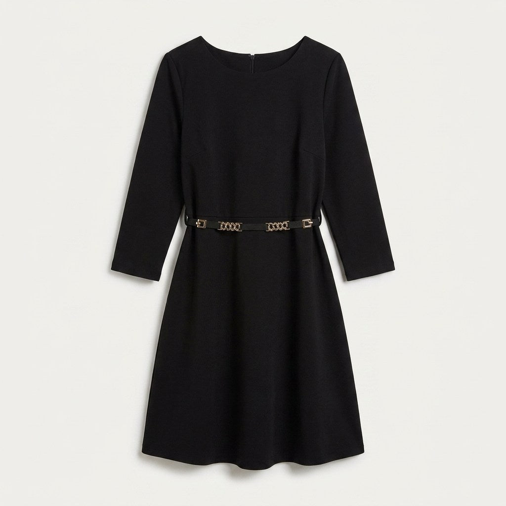 Vestido Corto Manga 3/4 con Cinturón Metálico Negro en plano
