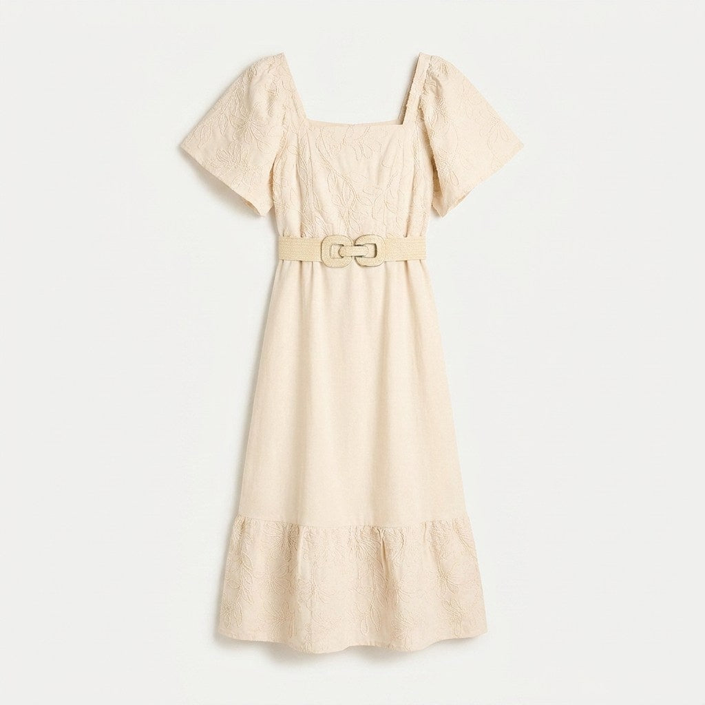 Vestido Largo Arena Manga Corta con Bordado y Cinturón en plano