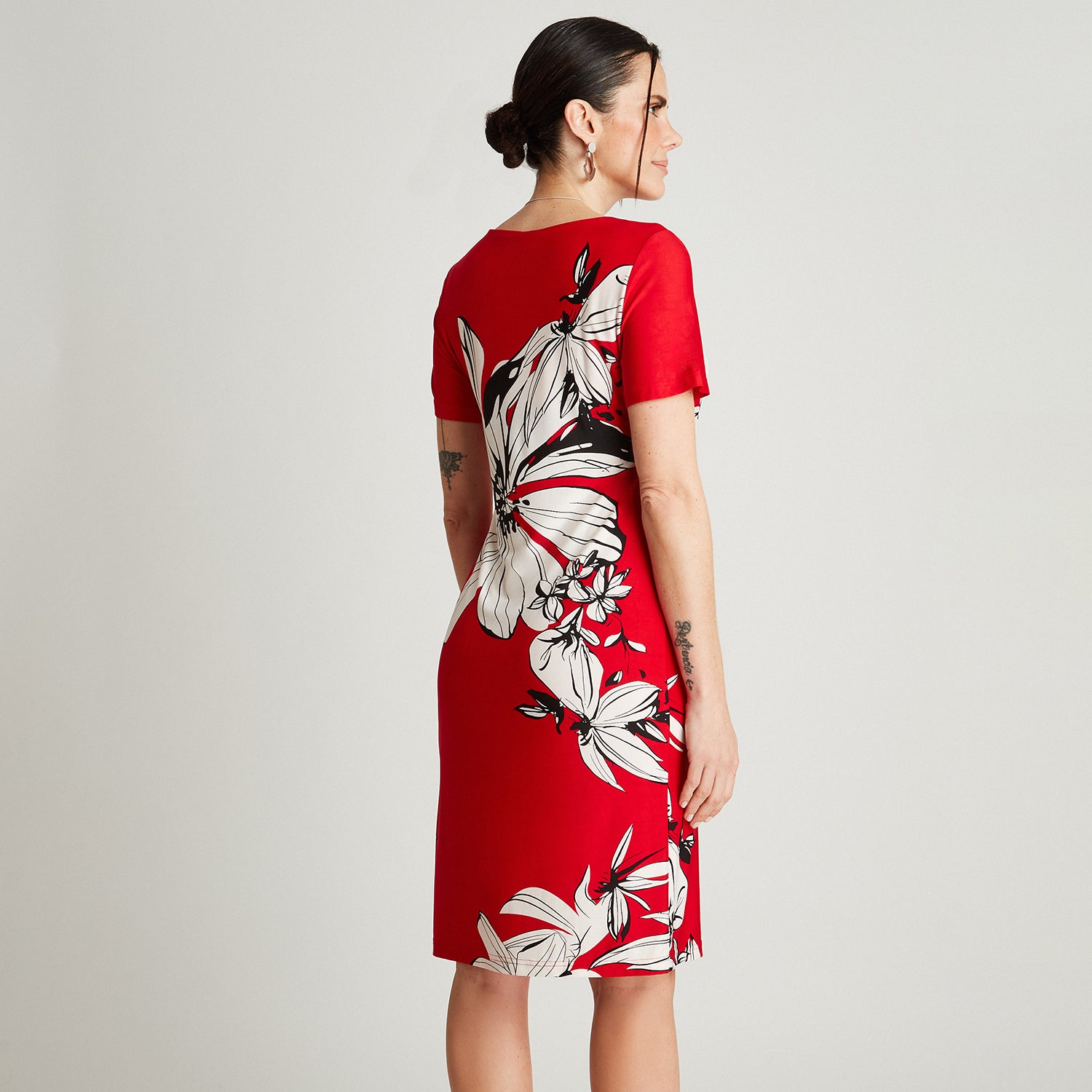 Vestido Midi Rojo Manga Corta Estampado Cuello V Lorenzo di Pontti