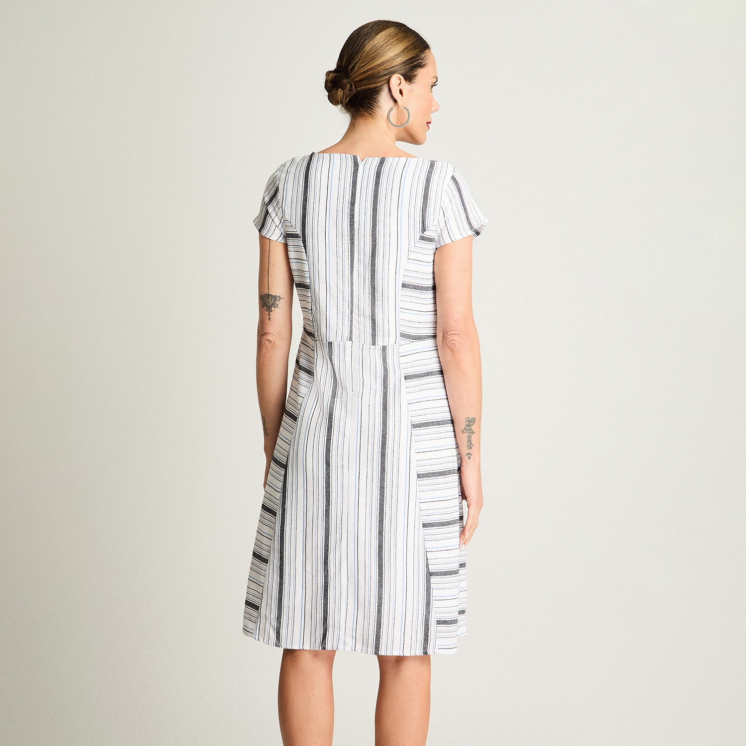 Vestido De Lino Manga Corta Print Rayado Azul Lorenzo Di Pontti