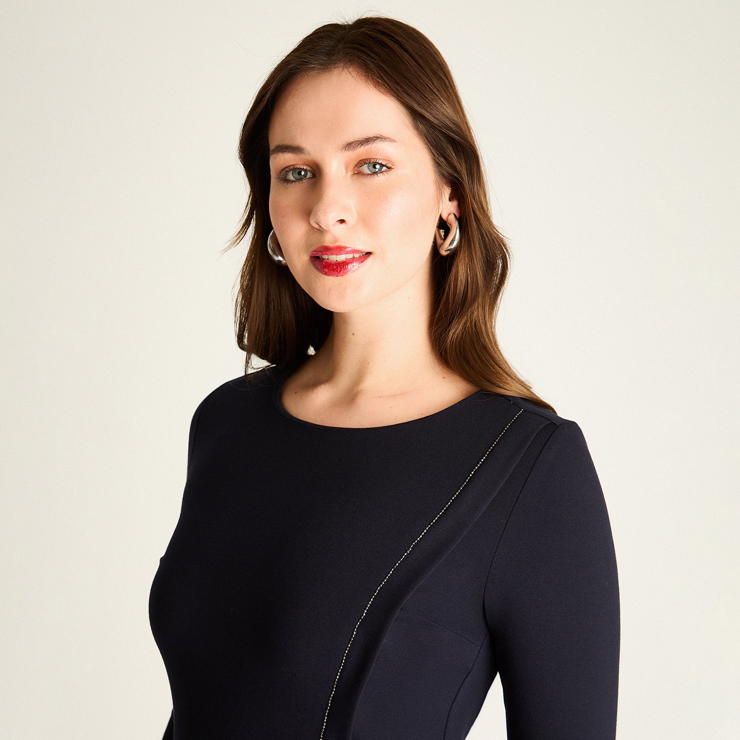 Vestido Azul con Diseño Asimétrico