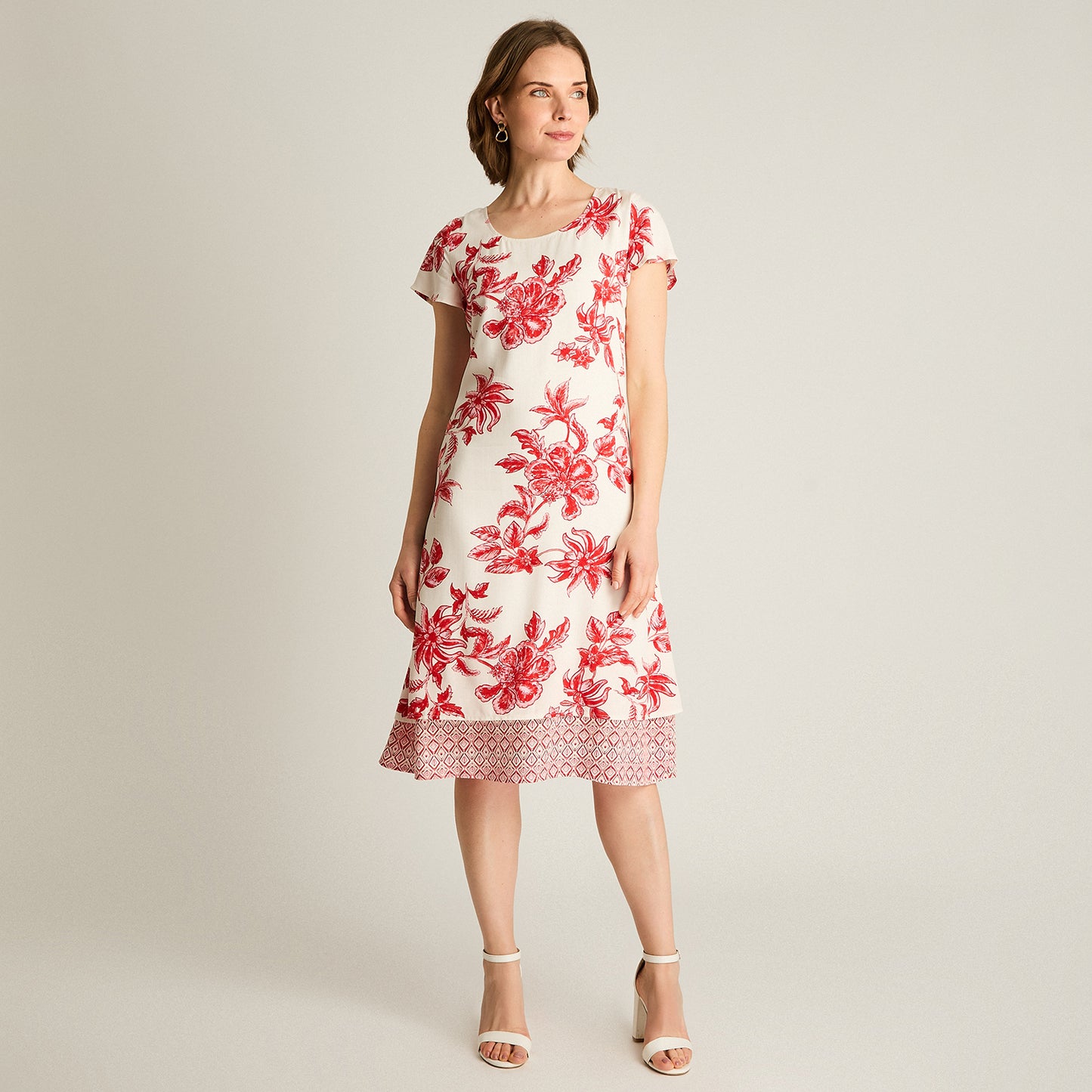 Vestido Midi Rojo Estampado Floral con Detalle en Ruedo