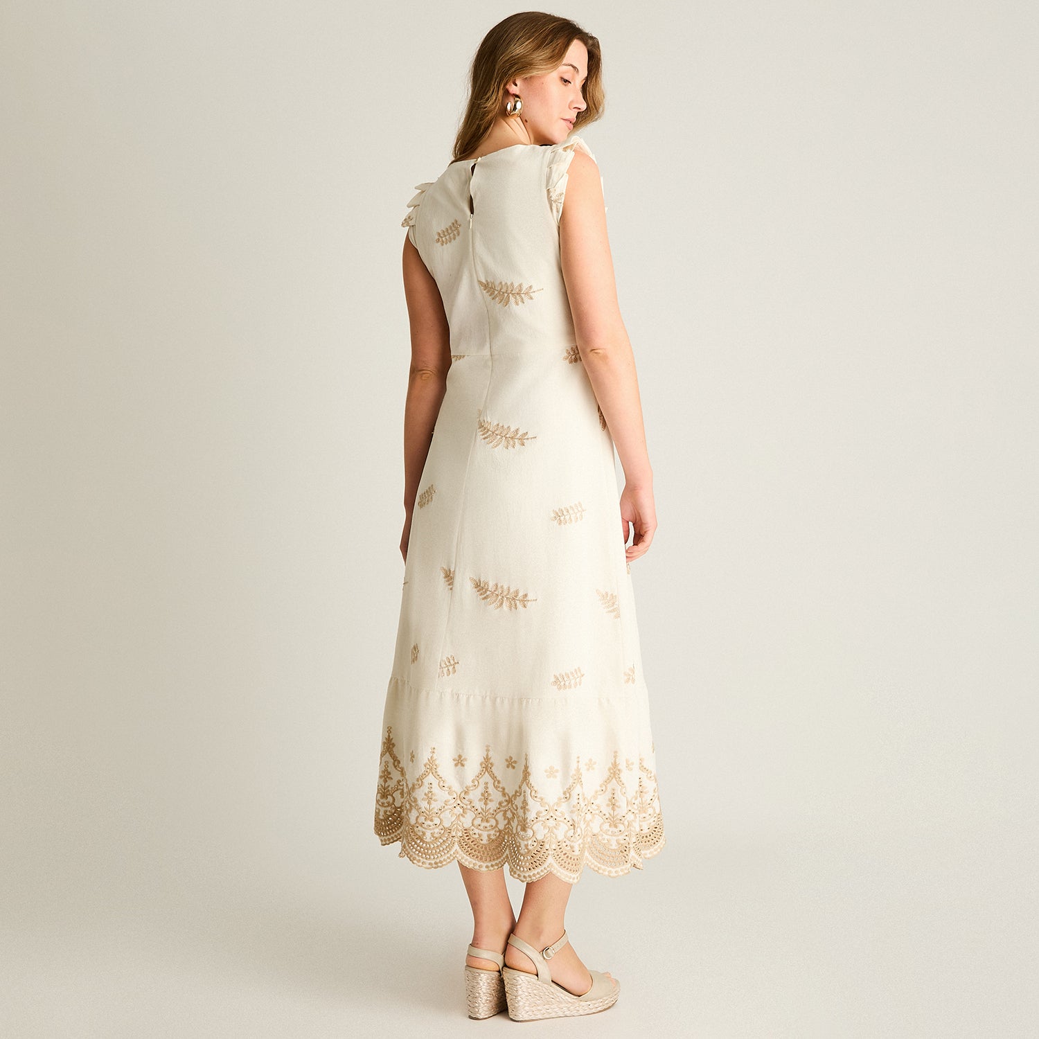 Vestido Midi Beige Con Broderie y Forro