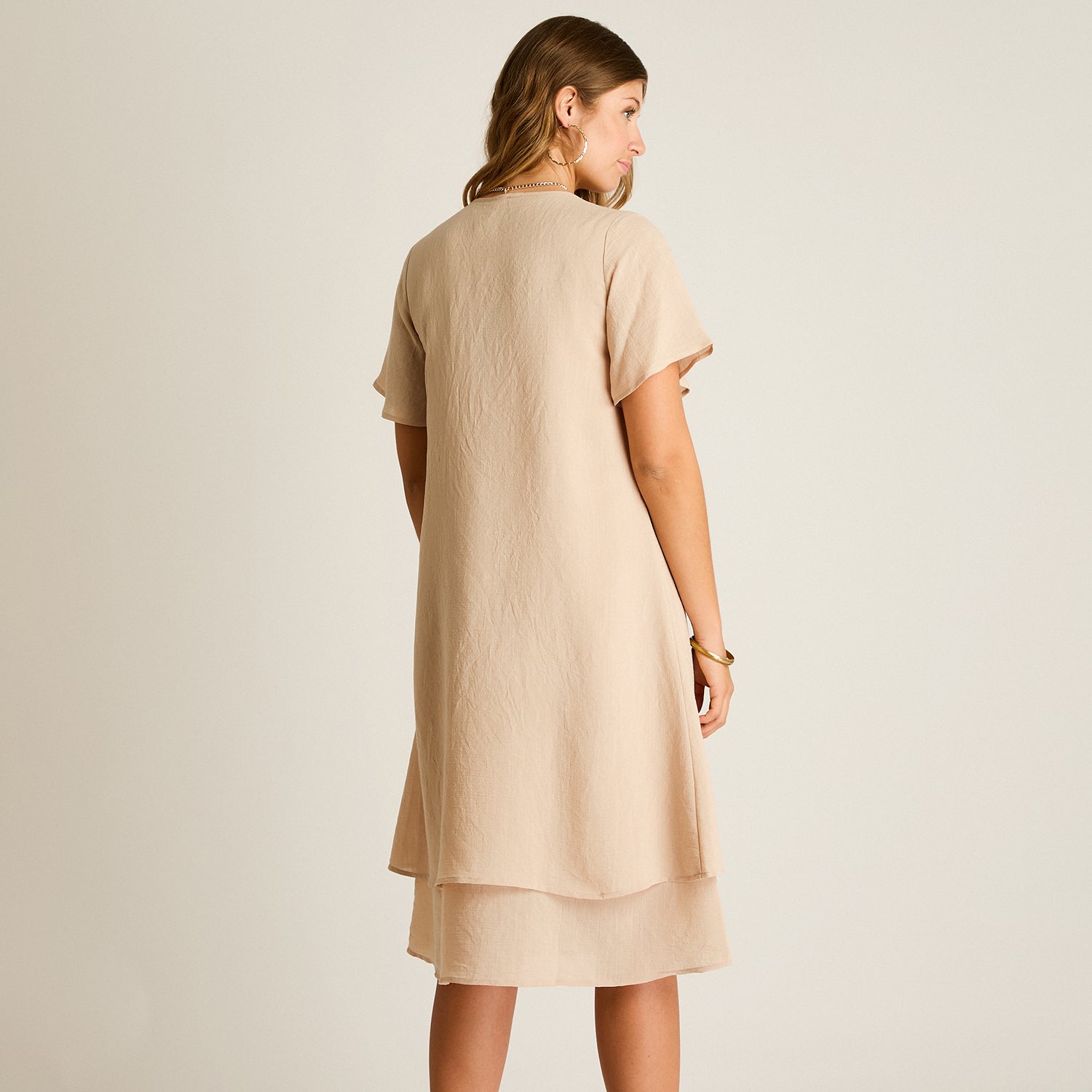 Vestido Midi Beige Con Collar