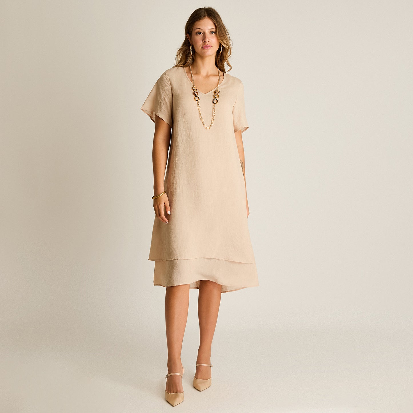 Vestido Midi Beige Con Collar