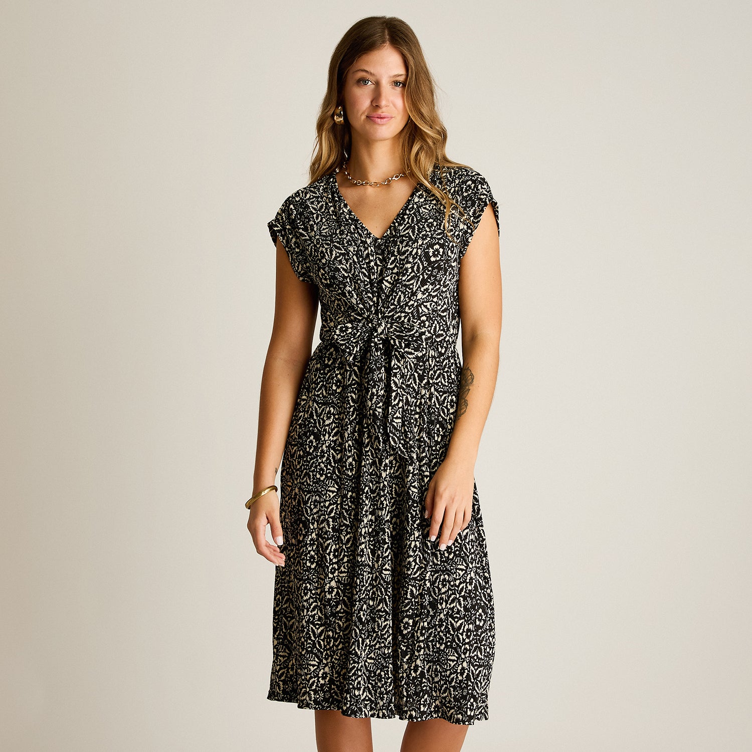 Vestido Midi Negro Muy elasticado Sin Forro Calce Normal