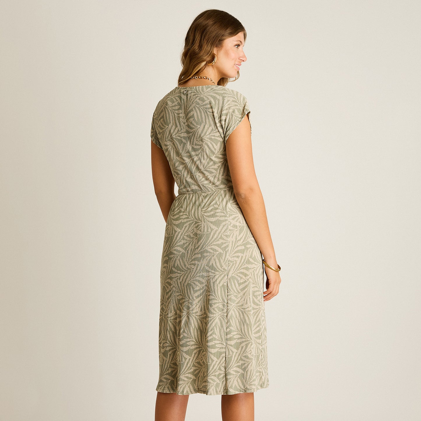 Vestido Midi Menta Muy elasticado Sin Forro Calce Normal