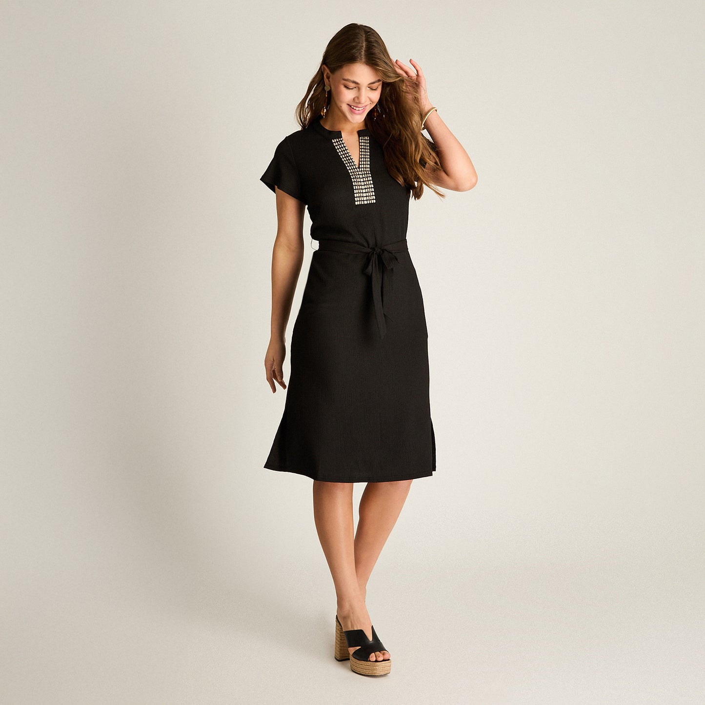 Vestido Midi Negro Elasticidad Media Sin Forro Calce Normal