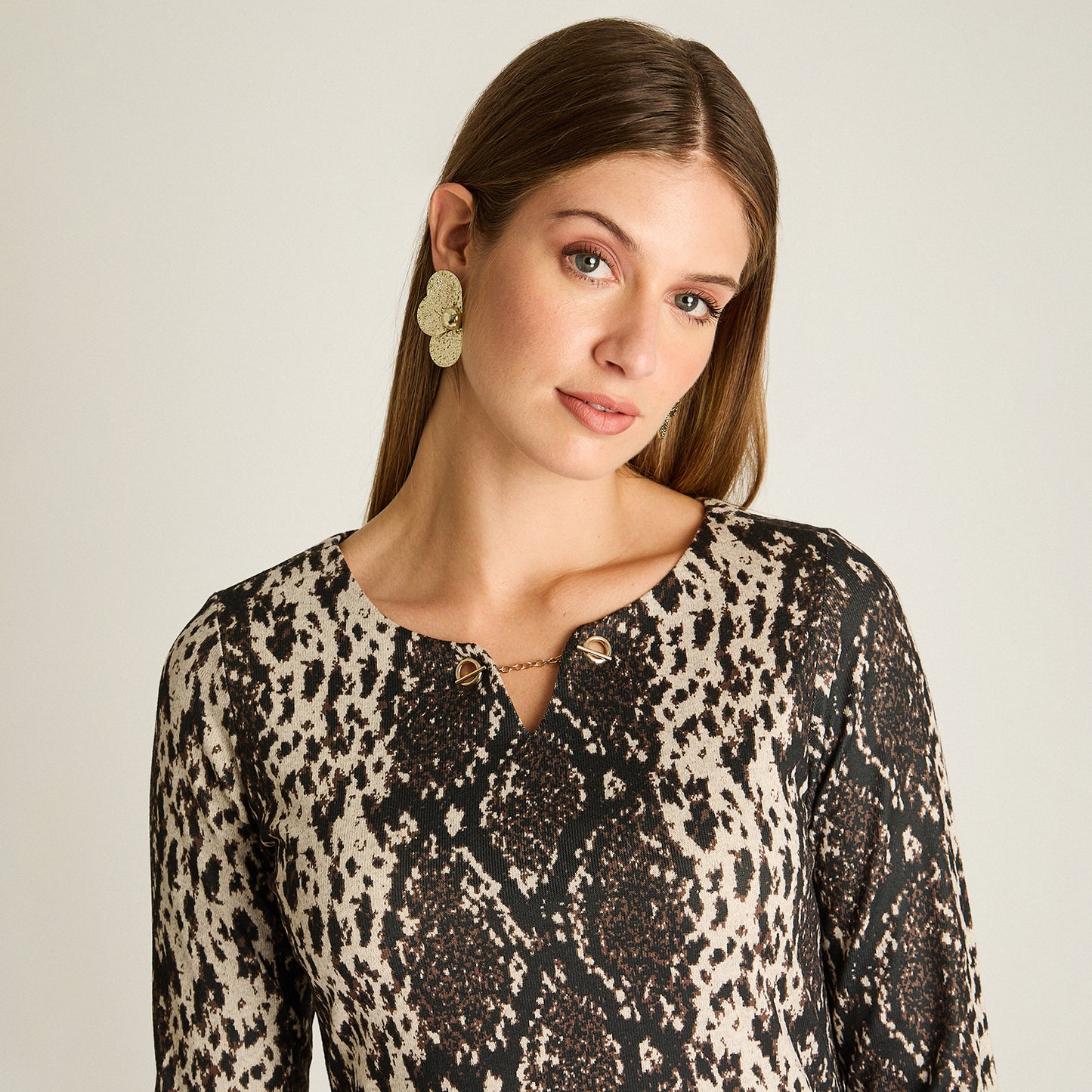 Vestido Midi Cafe Midi Elasticidad Media Sin Forro Calce Normal Tela Camant