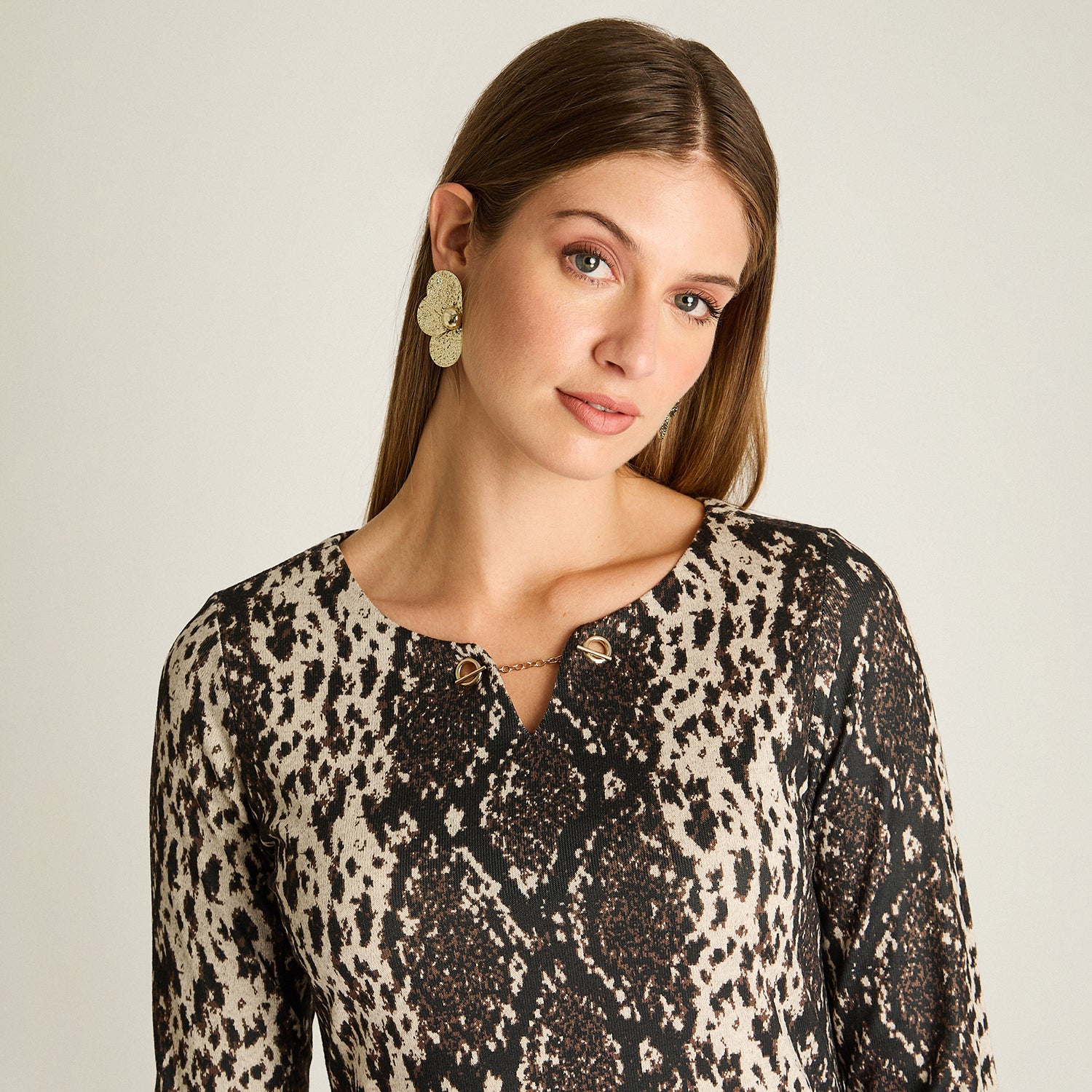 Vestido Midi Cafe Midi Elasticidad Media Sin Forro Calce Normal Tela Camant