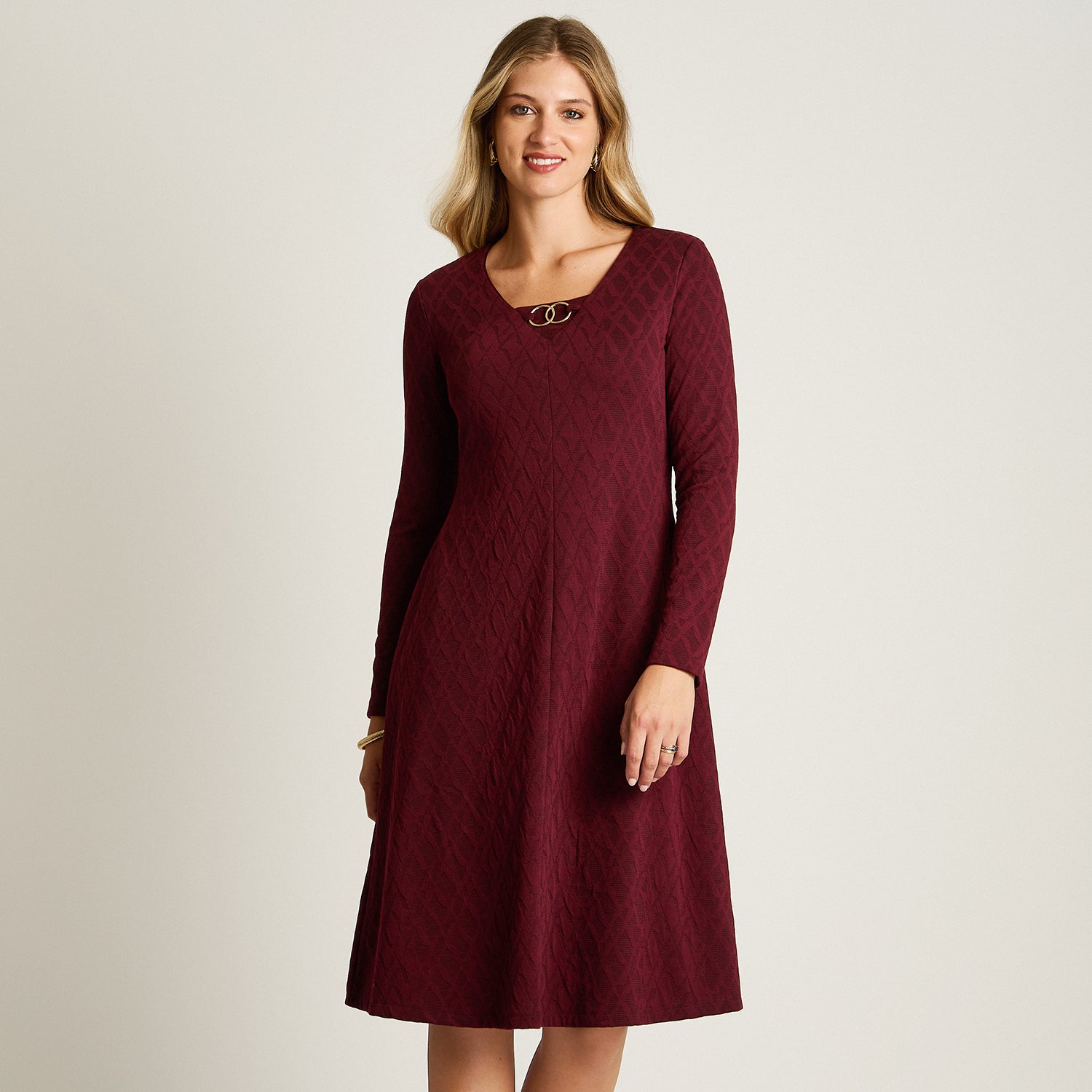 Vestido Midi Burdeo Midi Elasticidad Media Con Forro Calce Normal Tela Camant