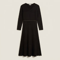 Vestido Tejido Negro Midi Con Falda Plisada Y Tachas en plano