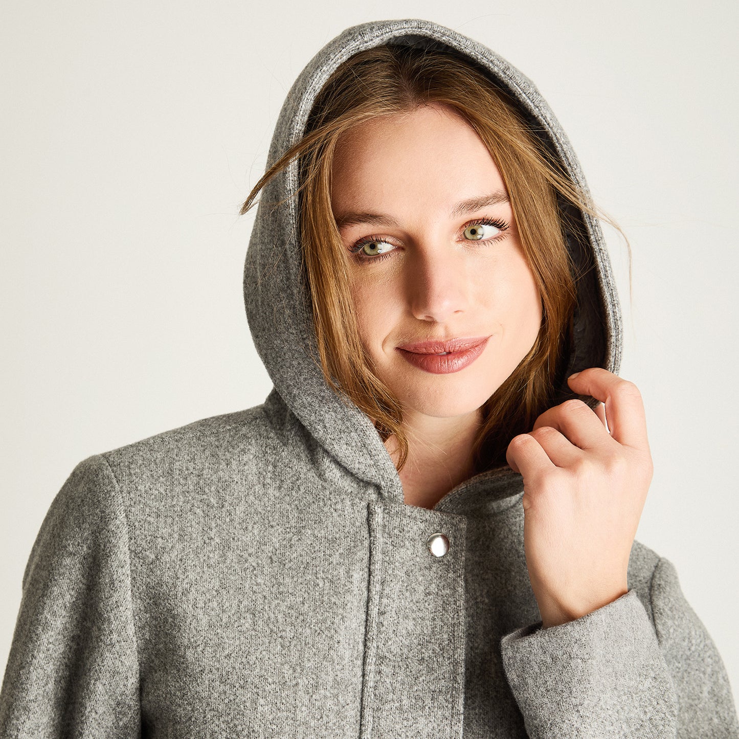 Abrigo Con Gorro Forrado En Piel Gris