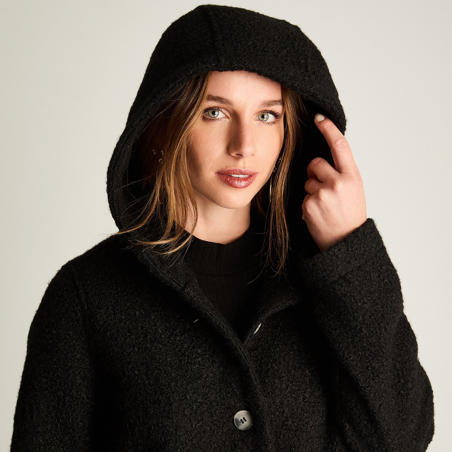 Abrigo Buclé Manga Larga Con Gorro Negro