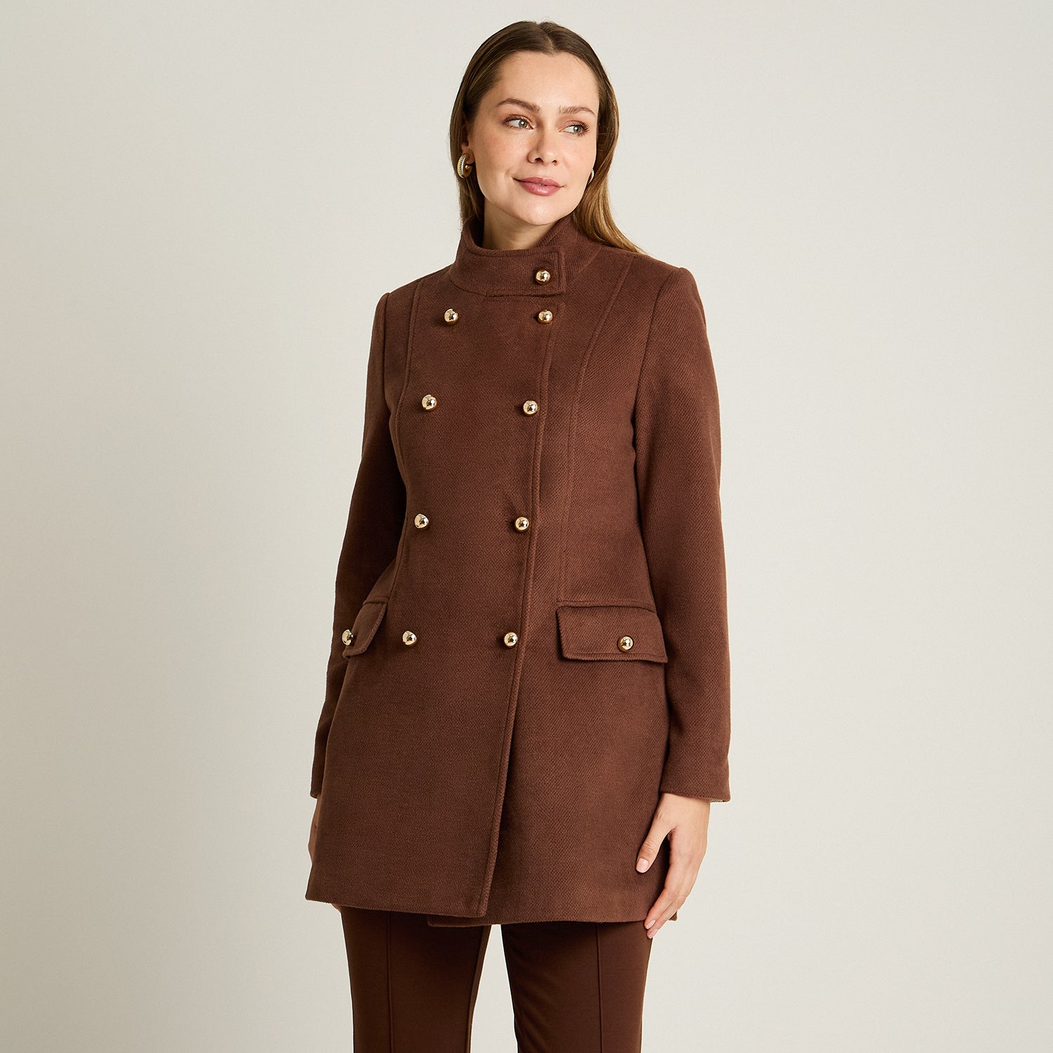 Abrigo Cafe Manga Larga Elasticidad Nula Con Forro Calce Normal Tela Plano