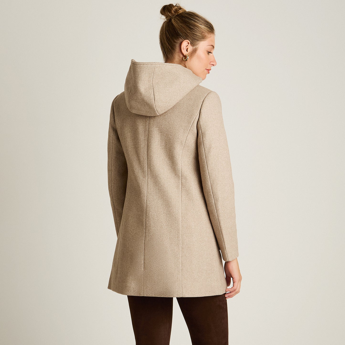 Abrigo Beige Manga Larga Elasticidad Nula Con Forro Calce Normal Tela Plano