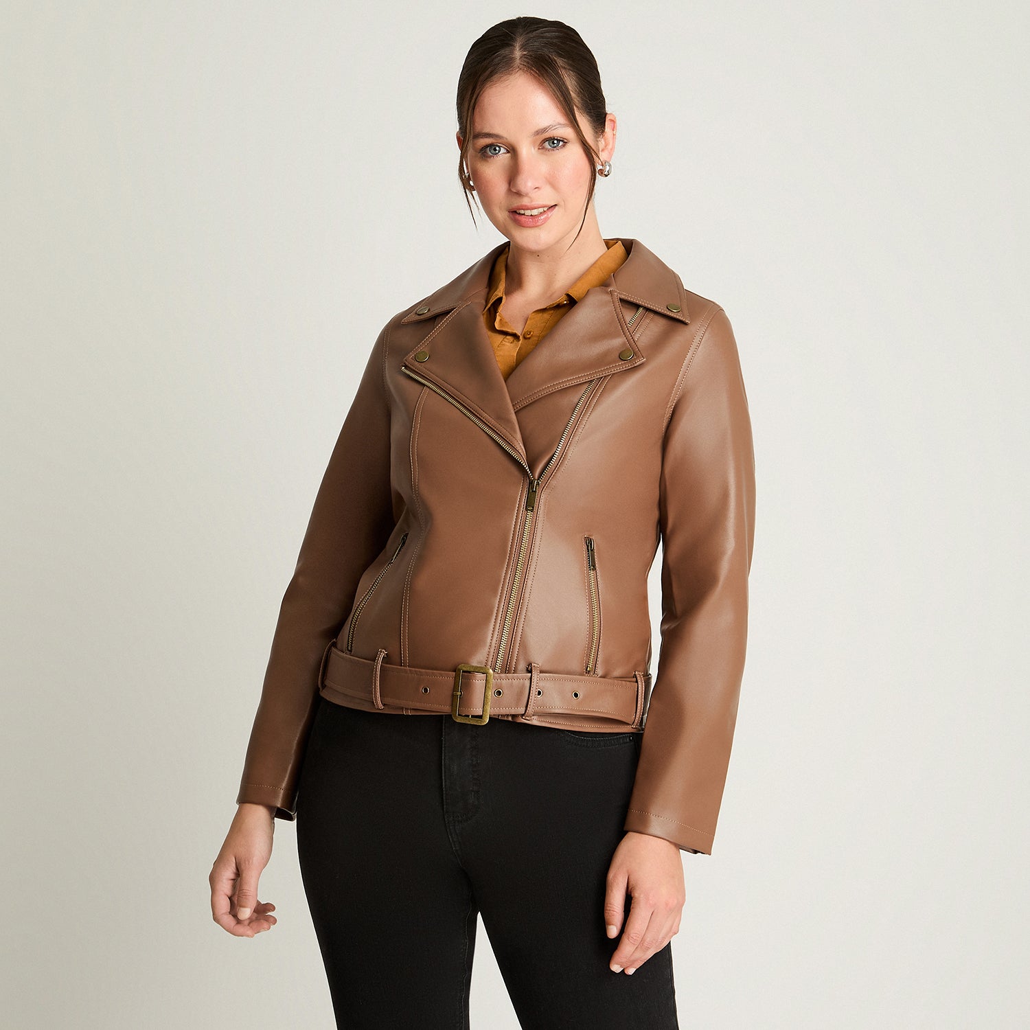 Chaqueta Biker Ecocuero Con Cinturón Café Curvi
