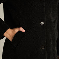 Chaqueta Negro Manga Larga Elasticidad Nula Con Forro Calce Normal Tela Plano