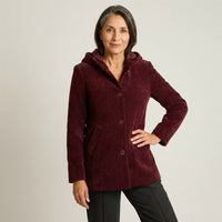 Chaqueta Burdeo con LÃºrex Gorro y Bolsillos en modelo adulta