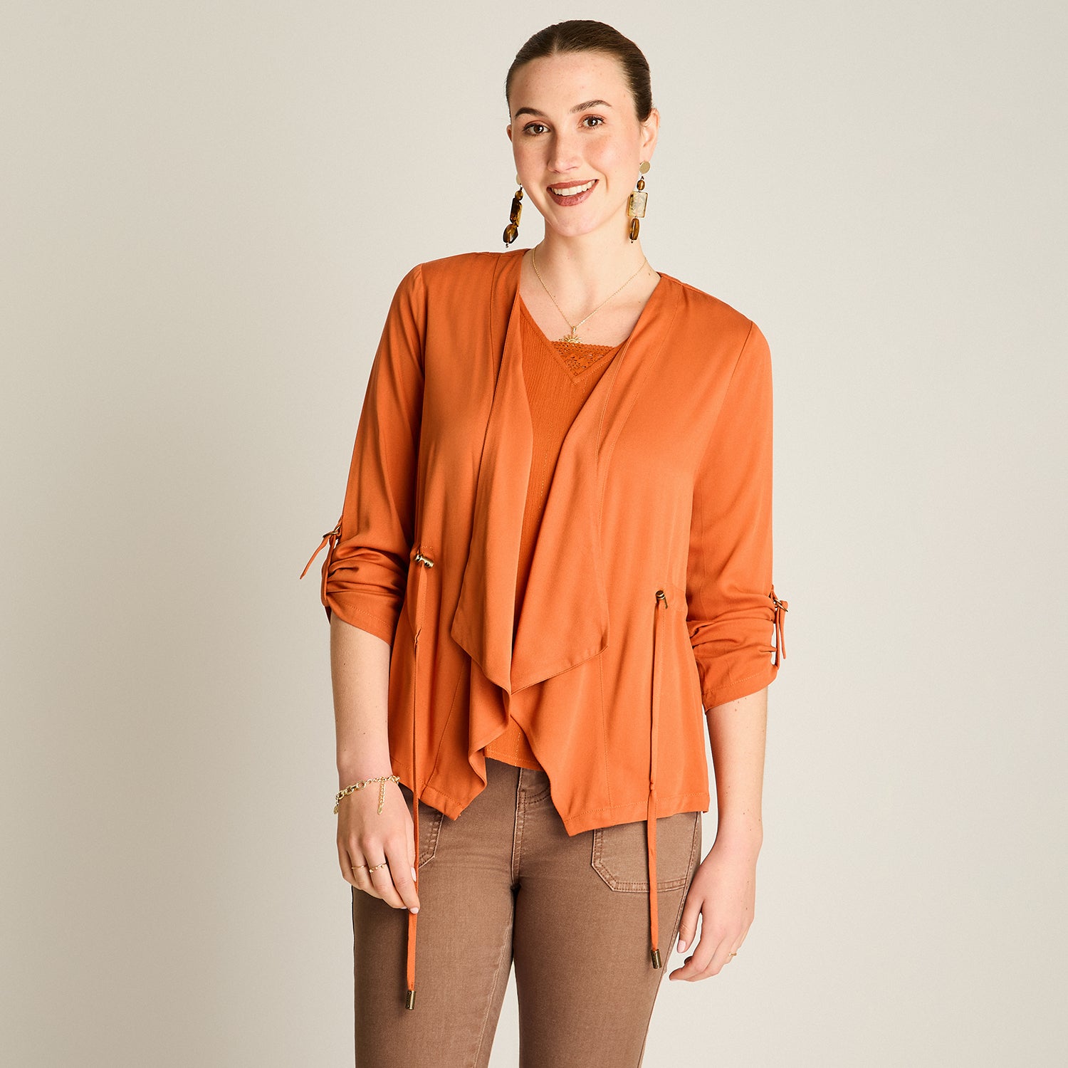 Chaqueta Terracota Manga Larga Elasticidad Nula Sin Forro Calce Normal Tela Plano