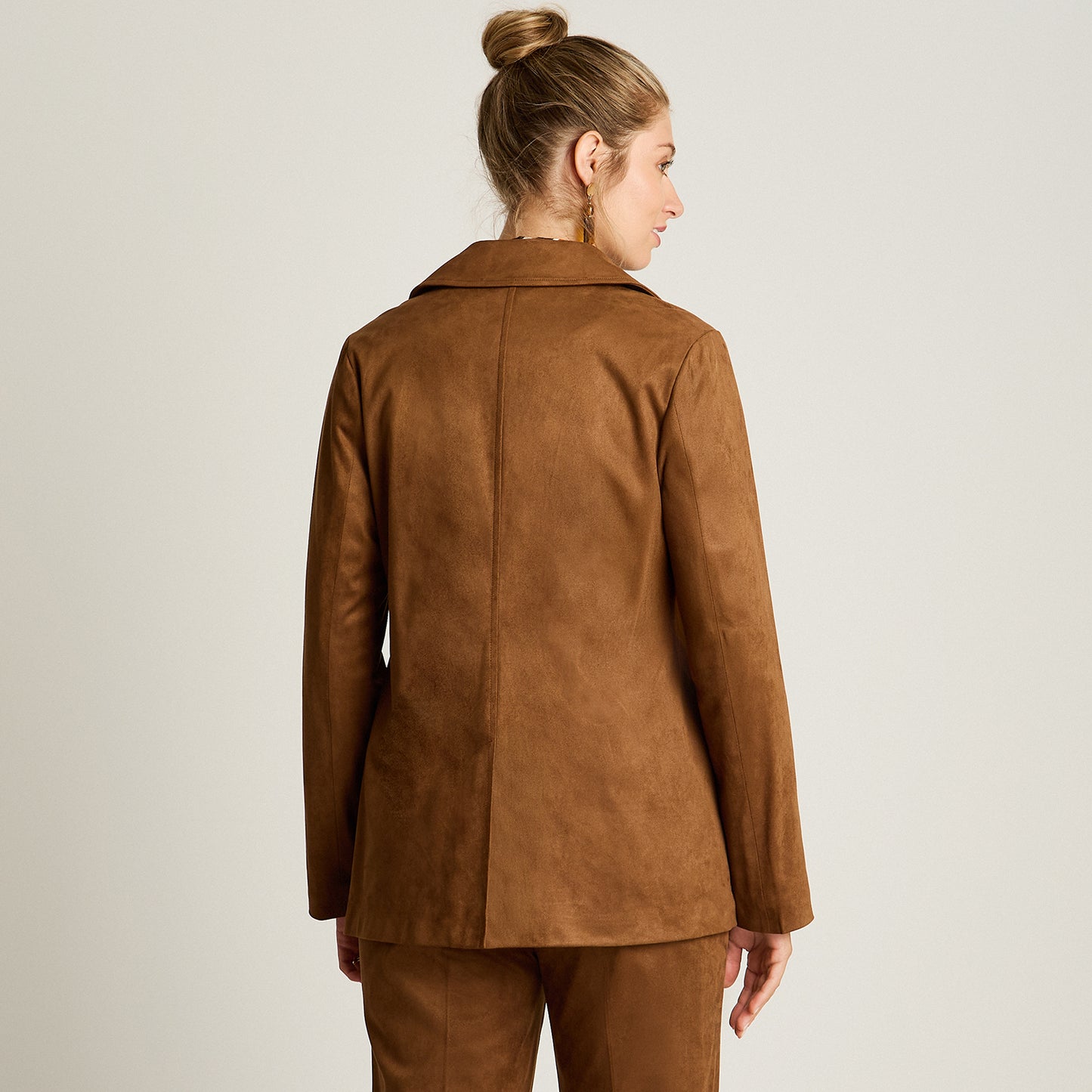 Chaqueta Camel Manga Larga Elasticidad Nula Con Forro Calce Normal Tela Plano
