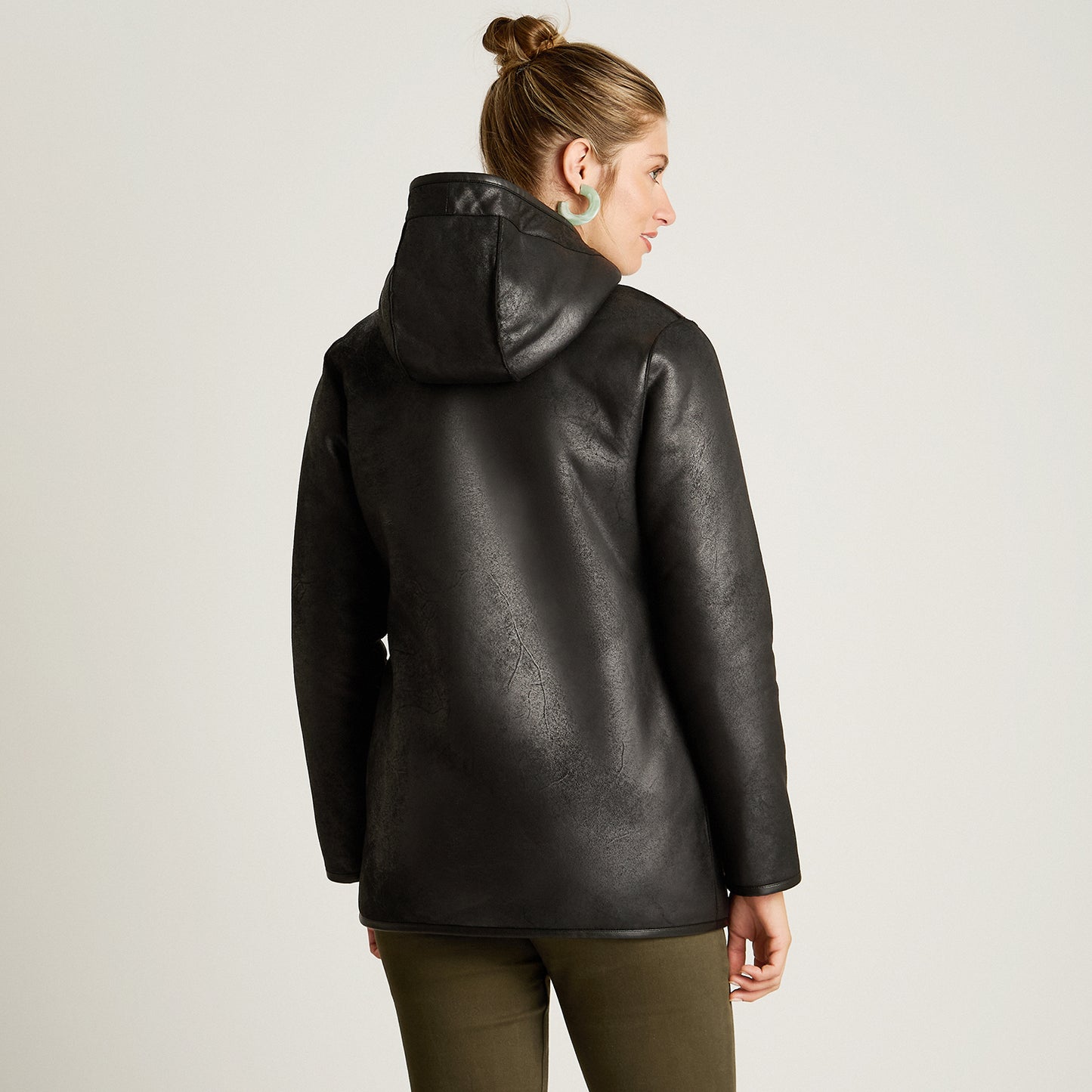 Chaqueta Negro Manga Larga Elasticidad Nula Con Forro Calce Normal Tela Bonded