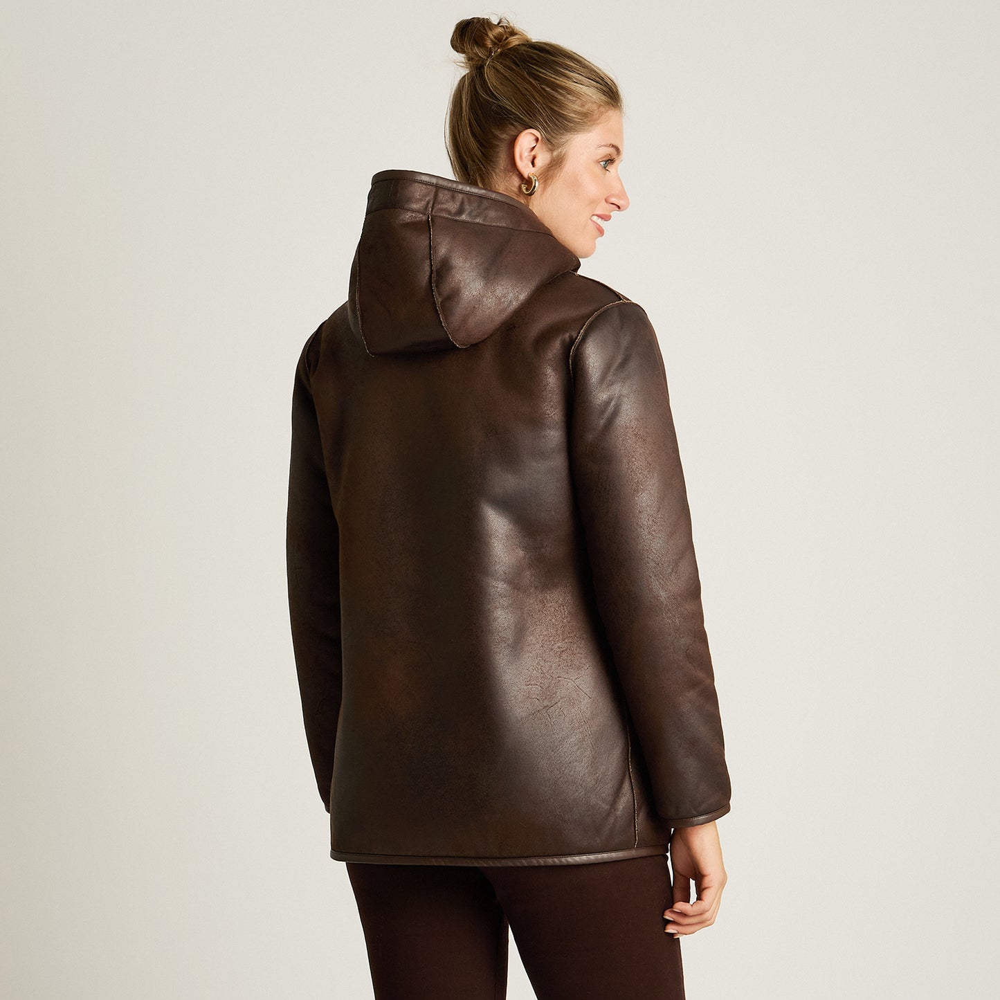 Chaqueta Cafe Manga Larga Elasticidad Nula Con Forro Calce Normal Tela Bonded