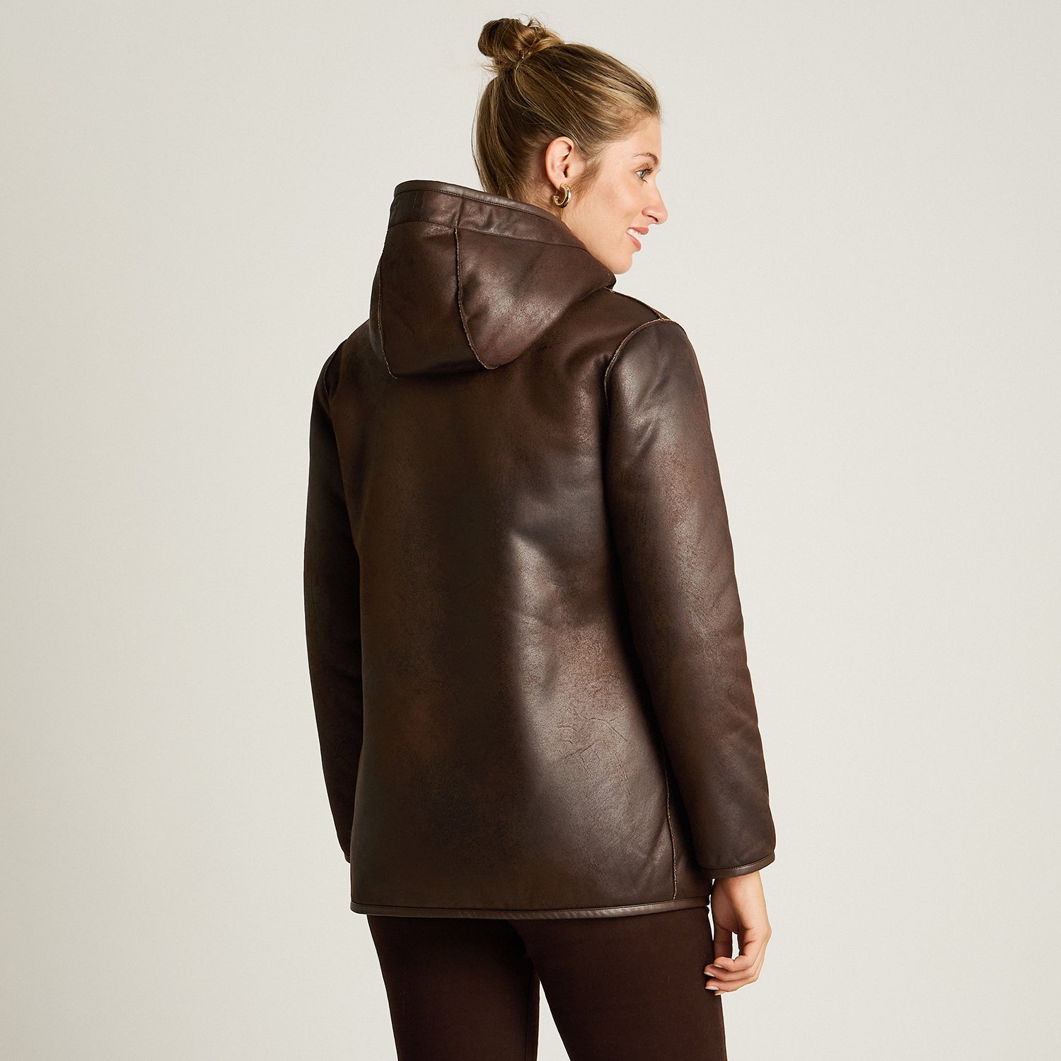 Chaqueta Cafe Manga Larga Elasticidad Nula Con Forro Calce Normal Tela Bonded