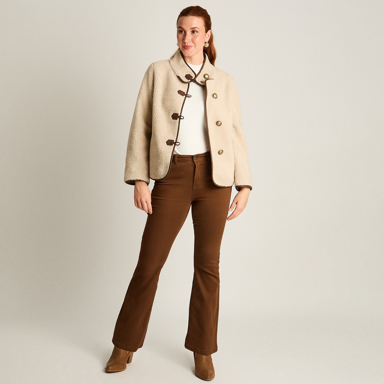 Chaqueta Beige Manga Larga Elasticidad Nula Con Forro Calce Normal Tela Bonded