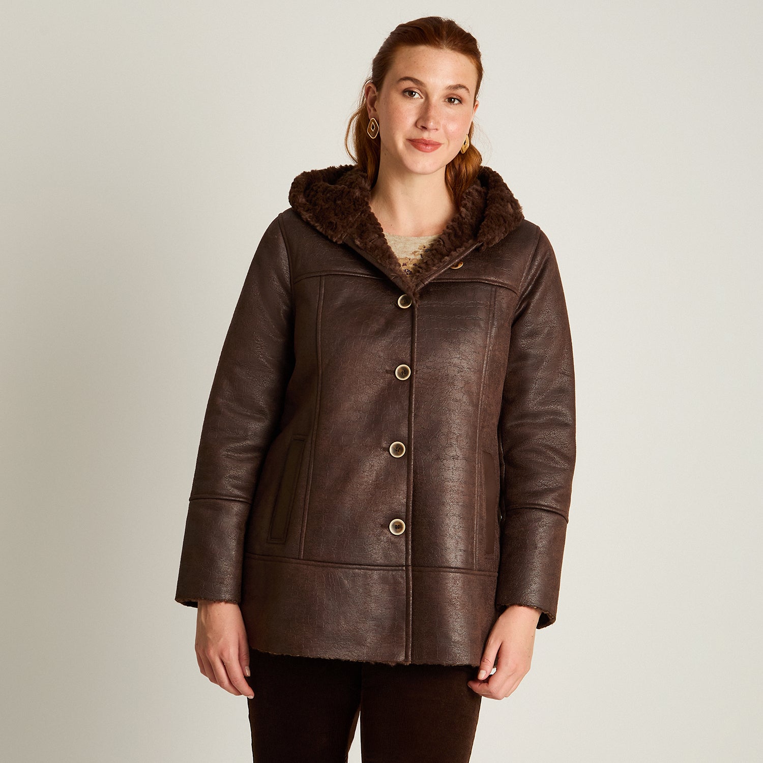 Chaqueta Cafe Manga Larga Elasticidad Nula Con Forro Calce Normal Tela Bonded