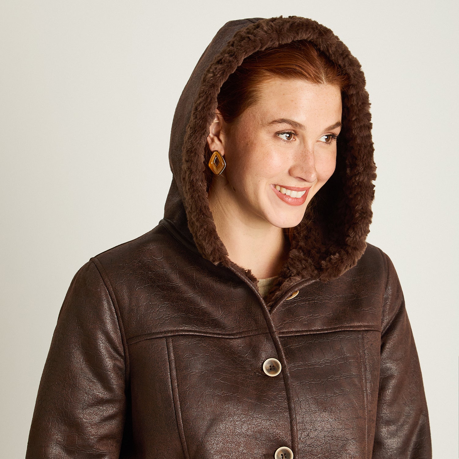 Chaqueta Cafe Manga Larga Elasticidad Nula Con Forro Calce Normal Tela Bonded