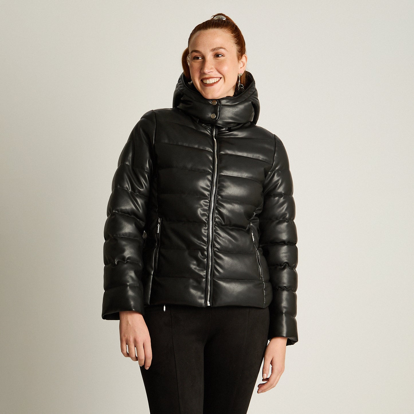 Parka Negro Manga Larga Elasticidad Nula Con Forro Calce Normal Tela Eco Cuero