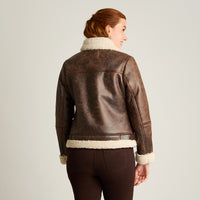 Chaqueta Cafe Manga Larga Elasticidad Nula Con Forro Calce Normal Tela Bonded