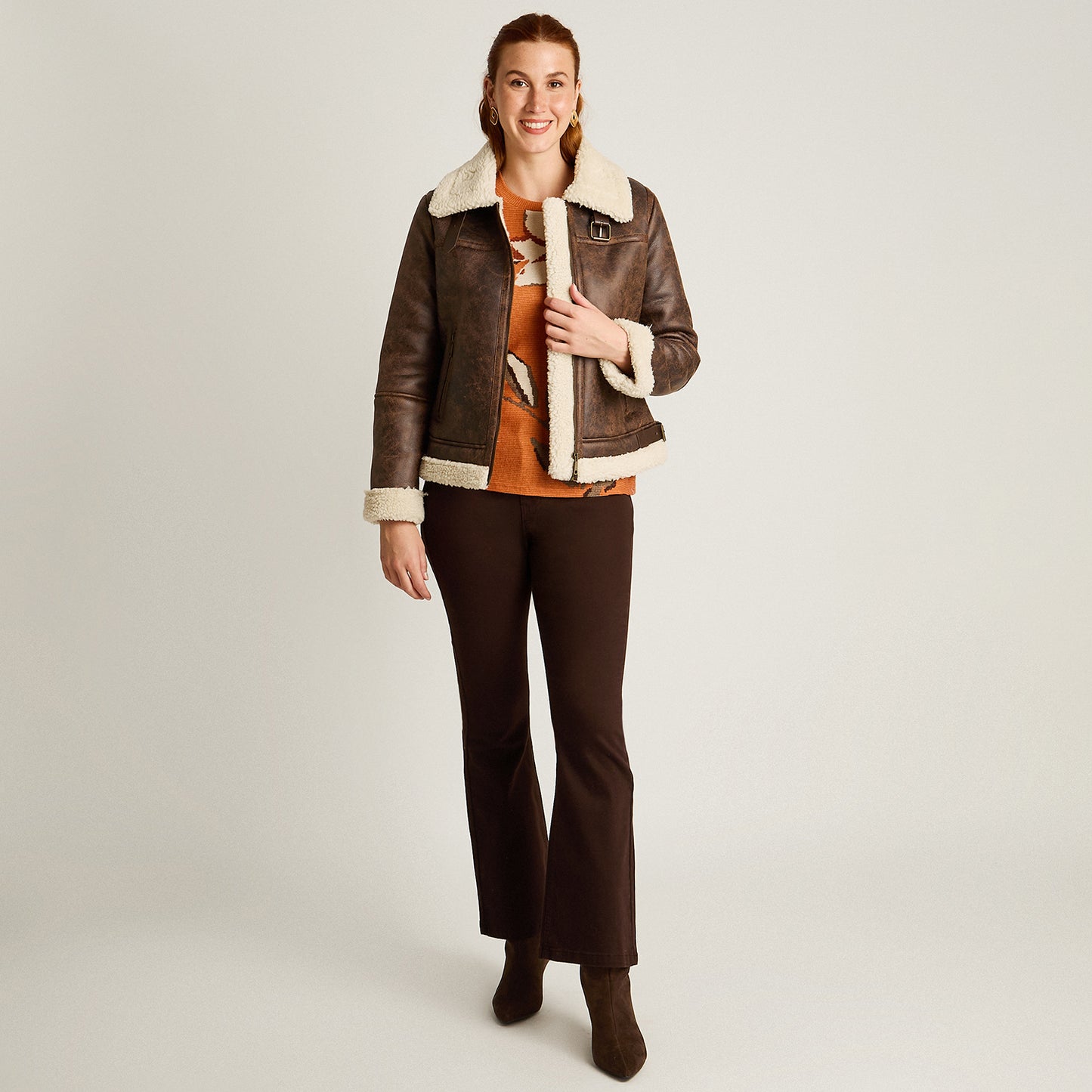 Chaqueta Cafe Manga Larga Elasticidad Nula Con Forro Calce Normal Tela Bonded