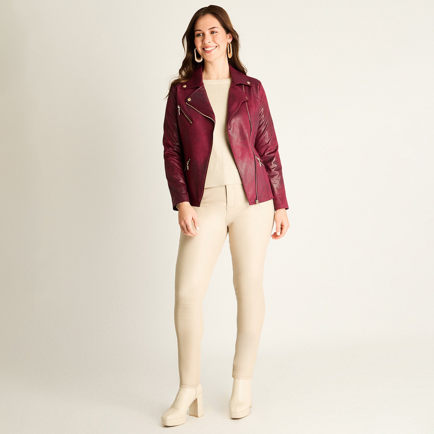Chaqueta Burdeo con Cierres Decorativos