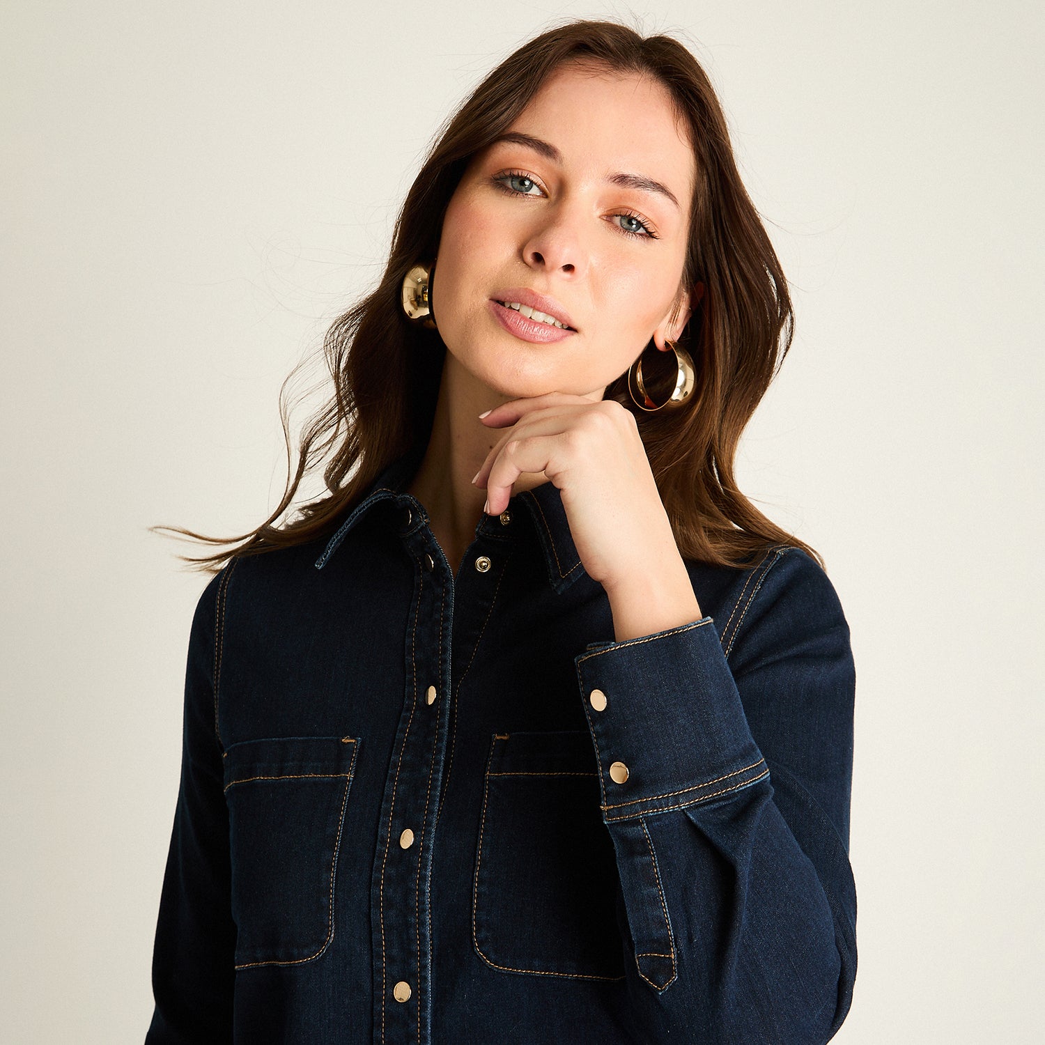 Chaqueta Mezclilla Azul con Bolsillos