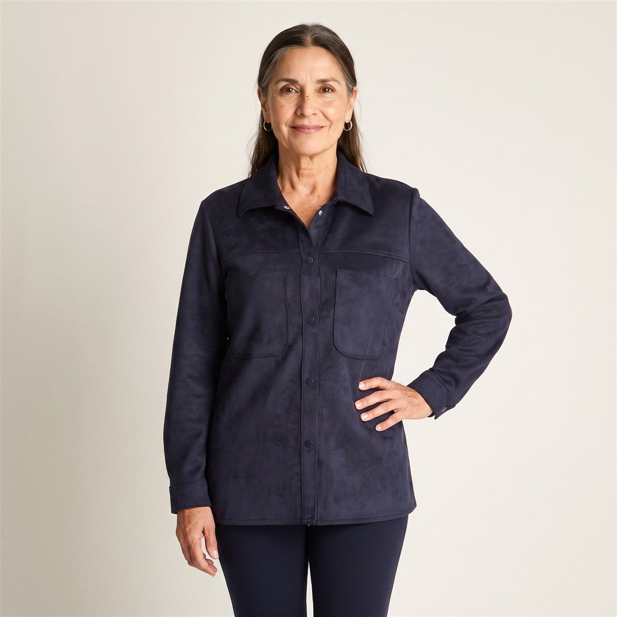 Sobre Camisa Azul Manga Larga en modelo adulta